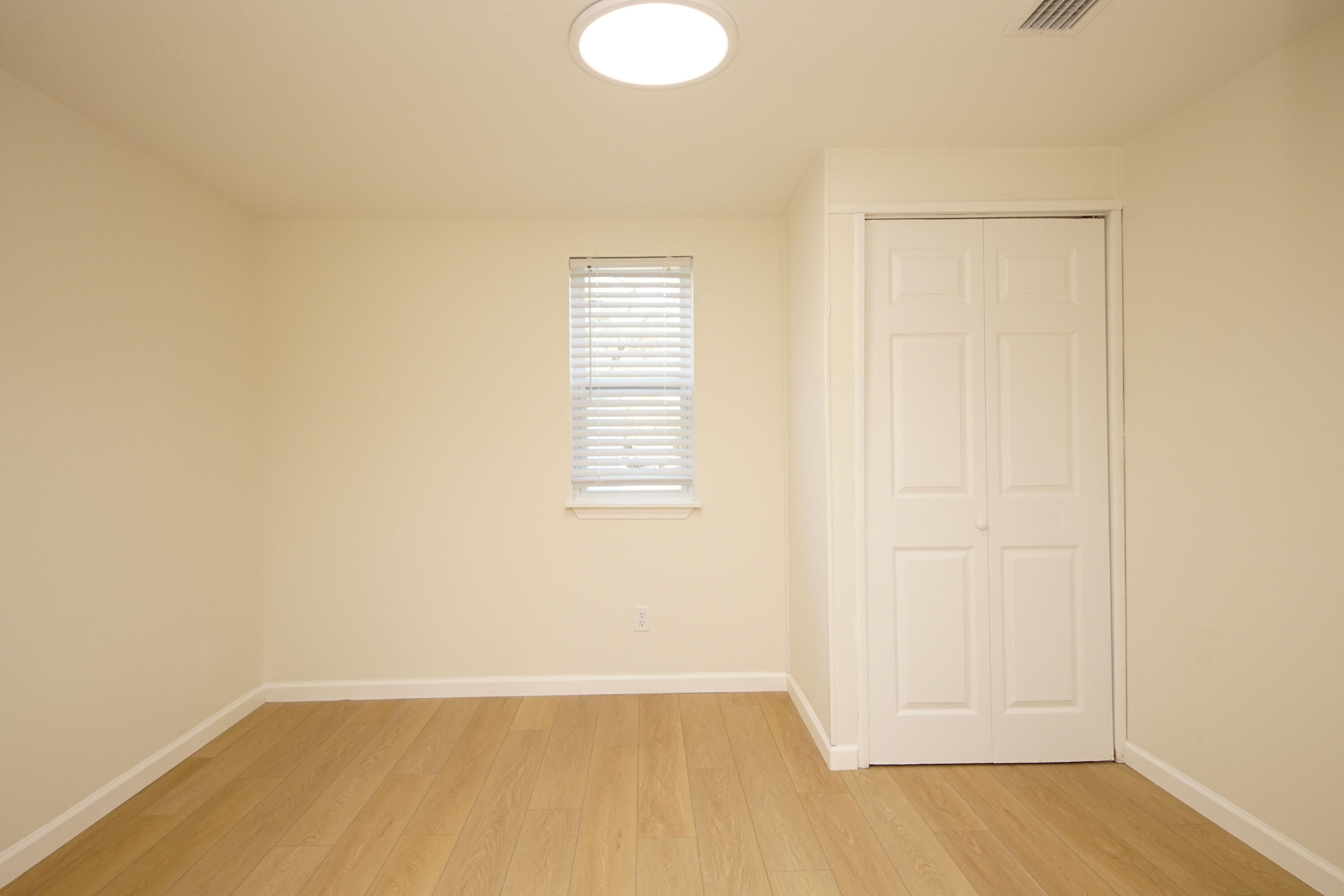 LINCOLN BAYOU PATIO HOMES - Residential