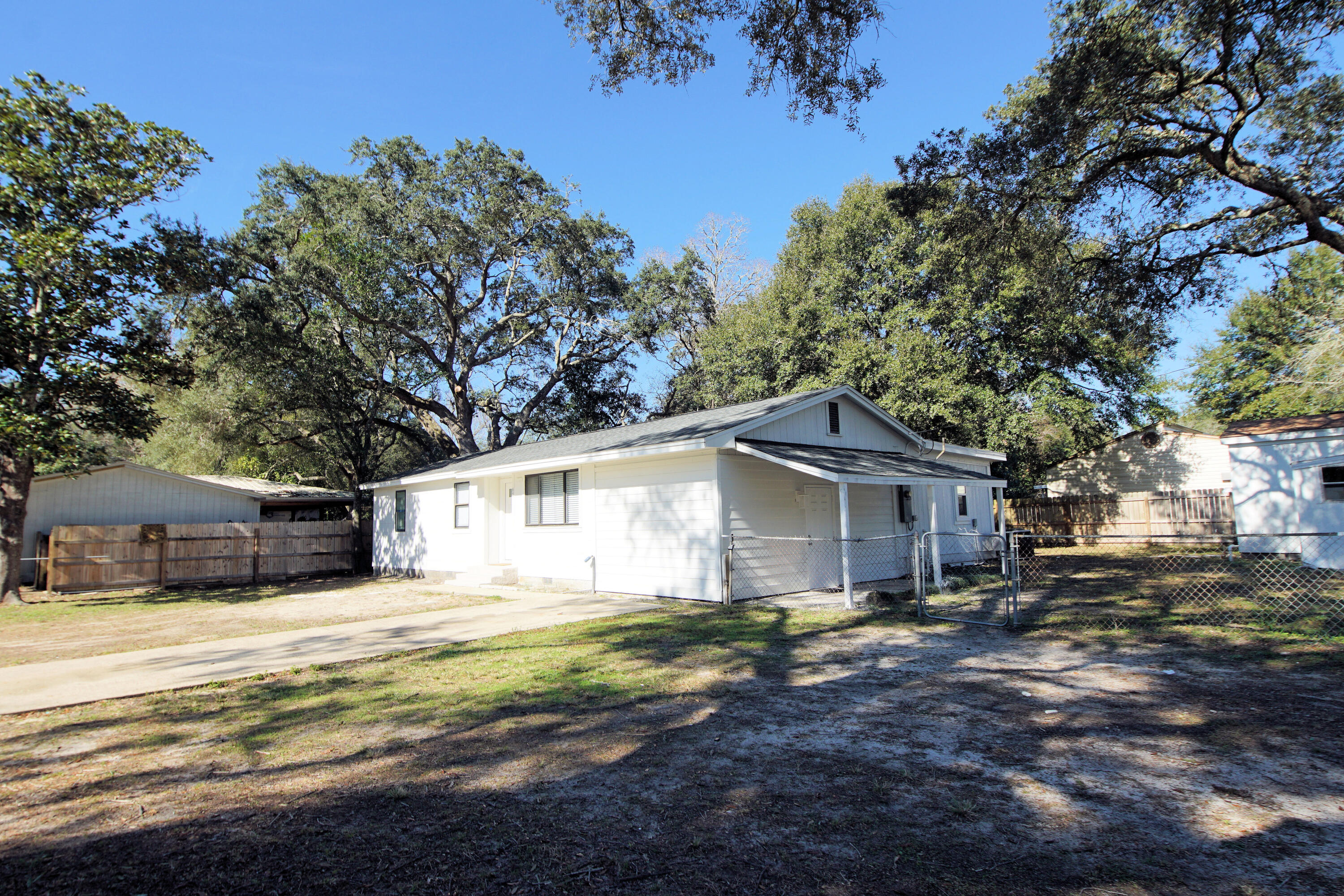 LINCOLN BAYOU PATIO HOMES - Residential