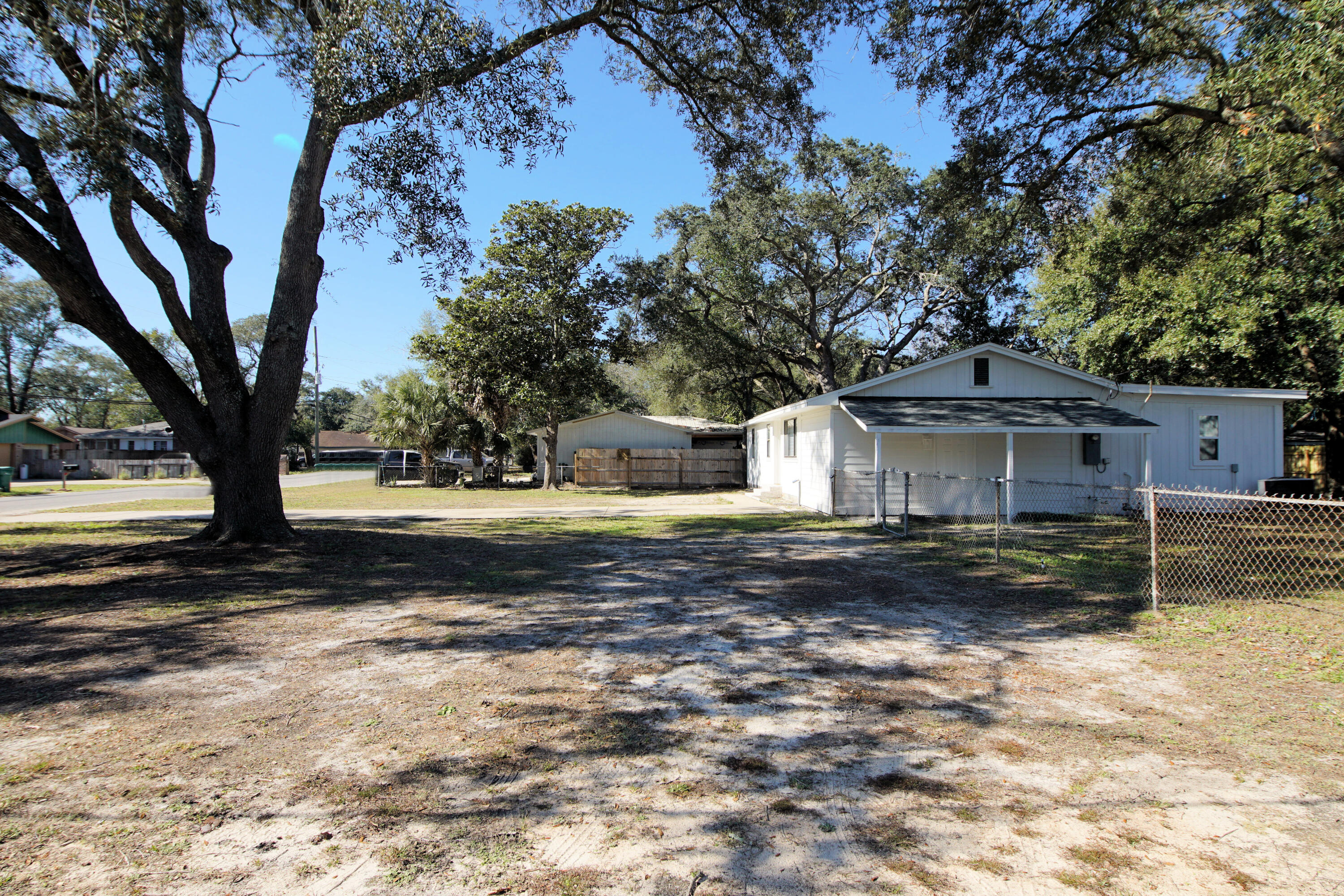 LINCOLN BAYOU PATIO HOMES - Residential