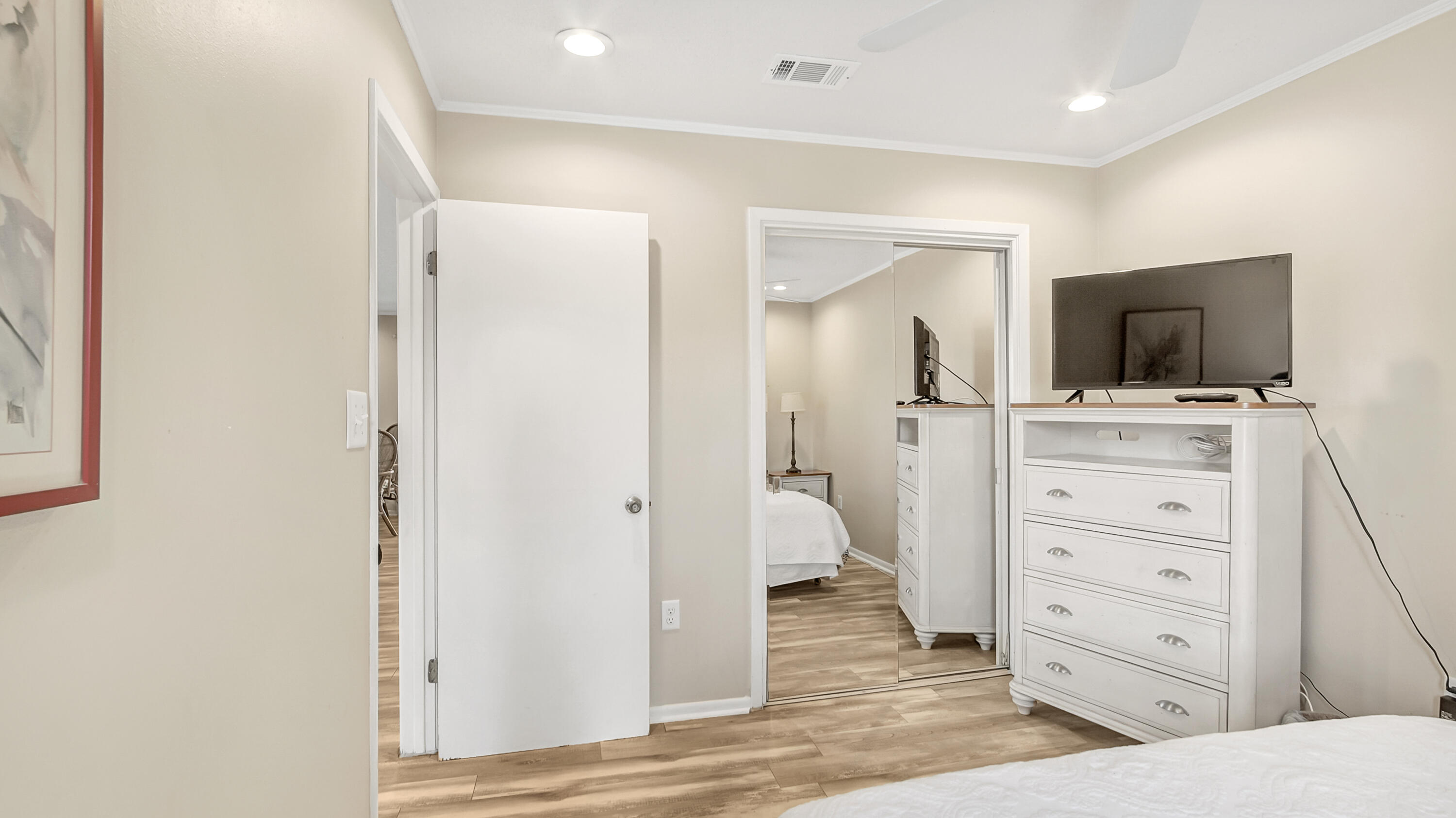 BEACHWOOD VILLAS CONDO - Residential