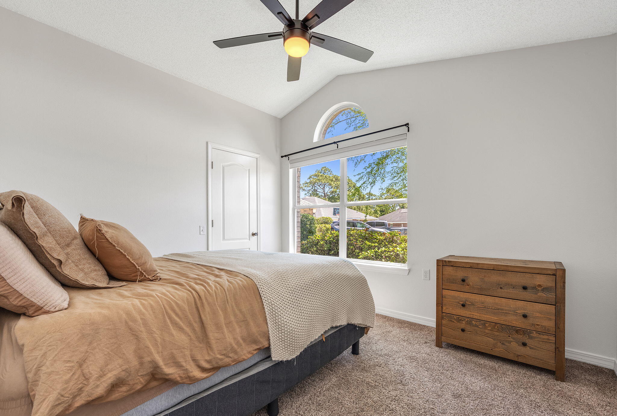 LIGHTHOUSE POINTE UNIT 3 - Residential