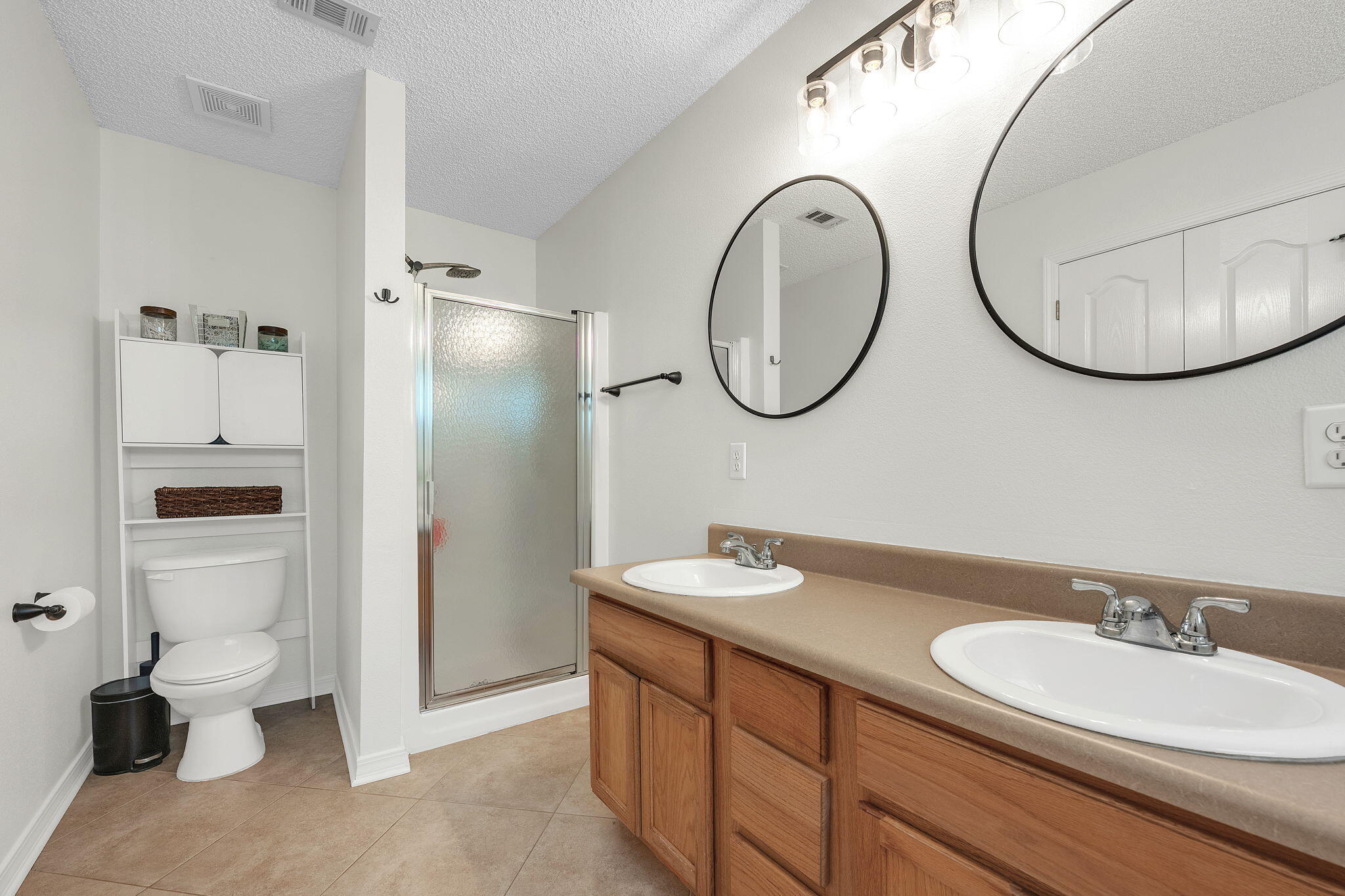 LIGHTHOUSE POINTE UNIT 3 - Residential