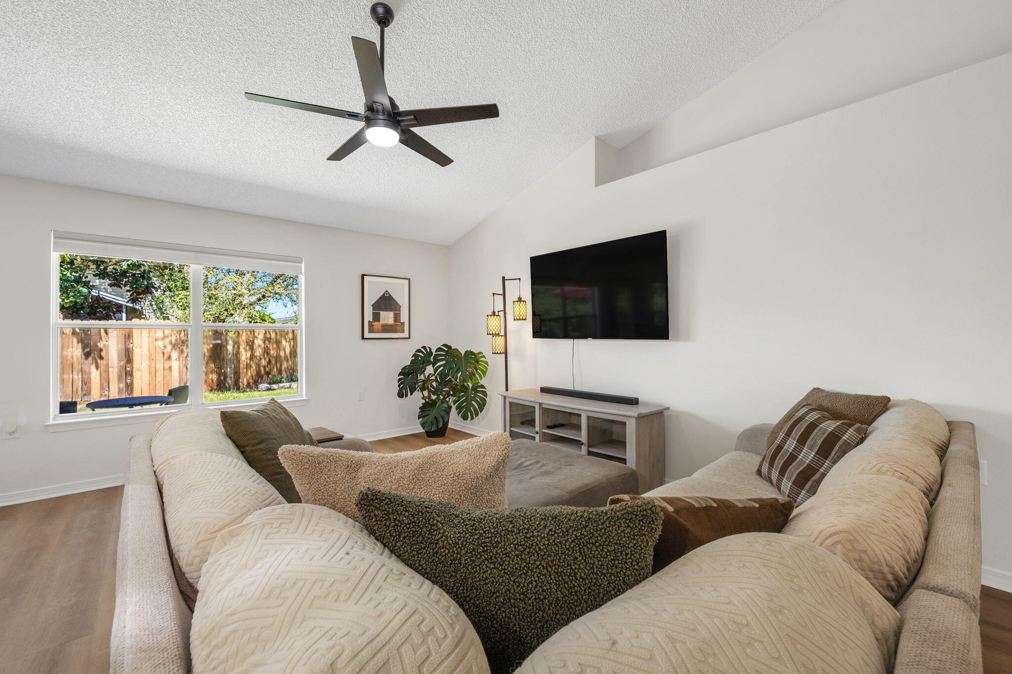 LIGHTHOUSE POINTE UNIT 3 - Residential