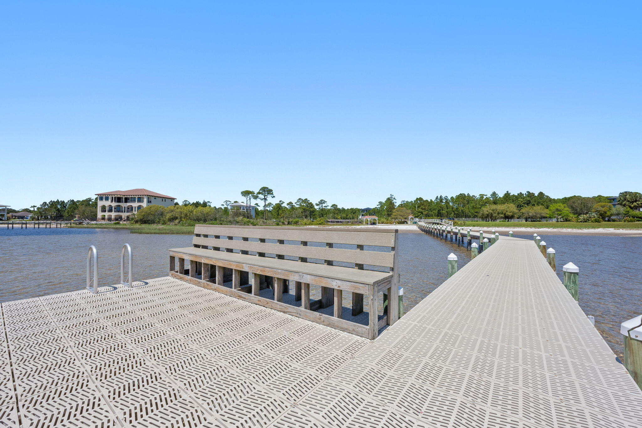 LIGHTHOUSE POINTE UNIT 3 - Residential