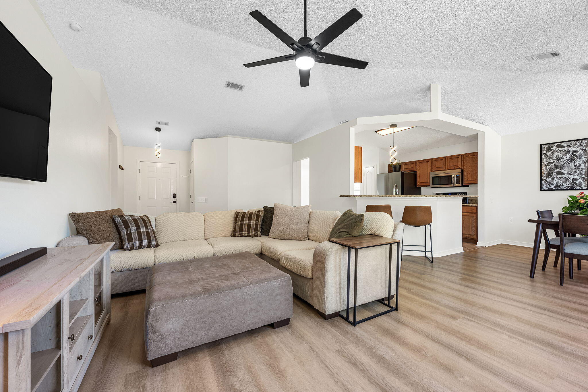 LIGHTHOUSE POINTE UNIT 3 - Residential