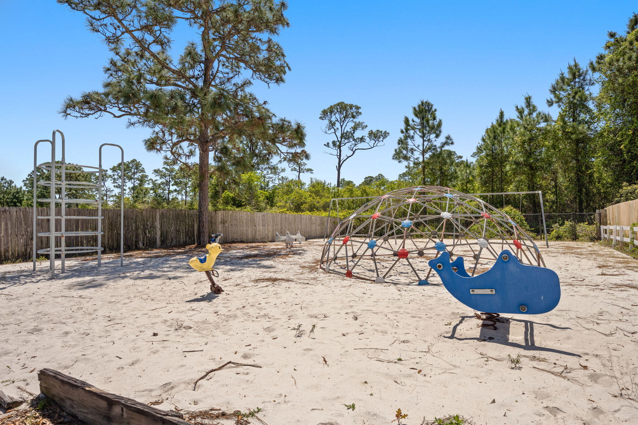 LIGHTHOUSE POINTE UNIT 3 - Residential