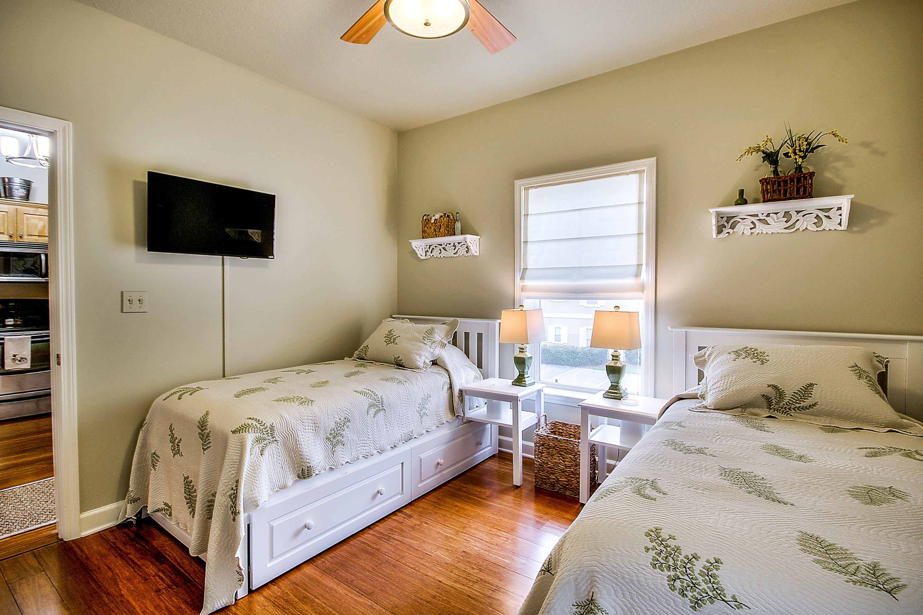 HERONS WATCH CONDO PH 4 - Residential