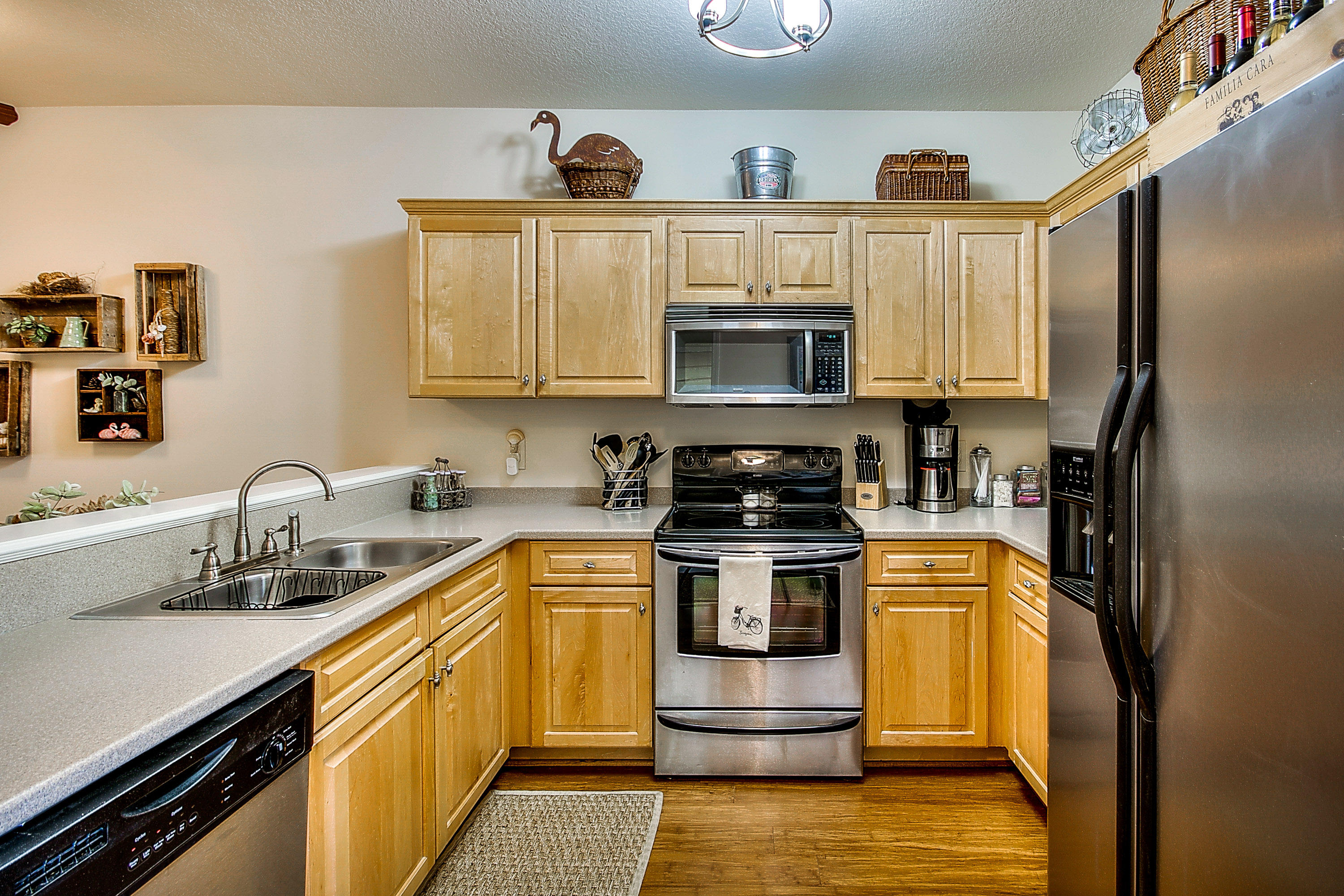 HERONS WATCH CONDO PH 4 - Residential