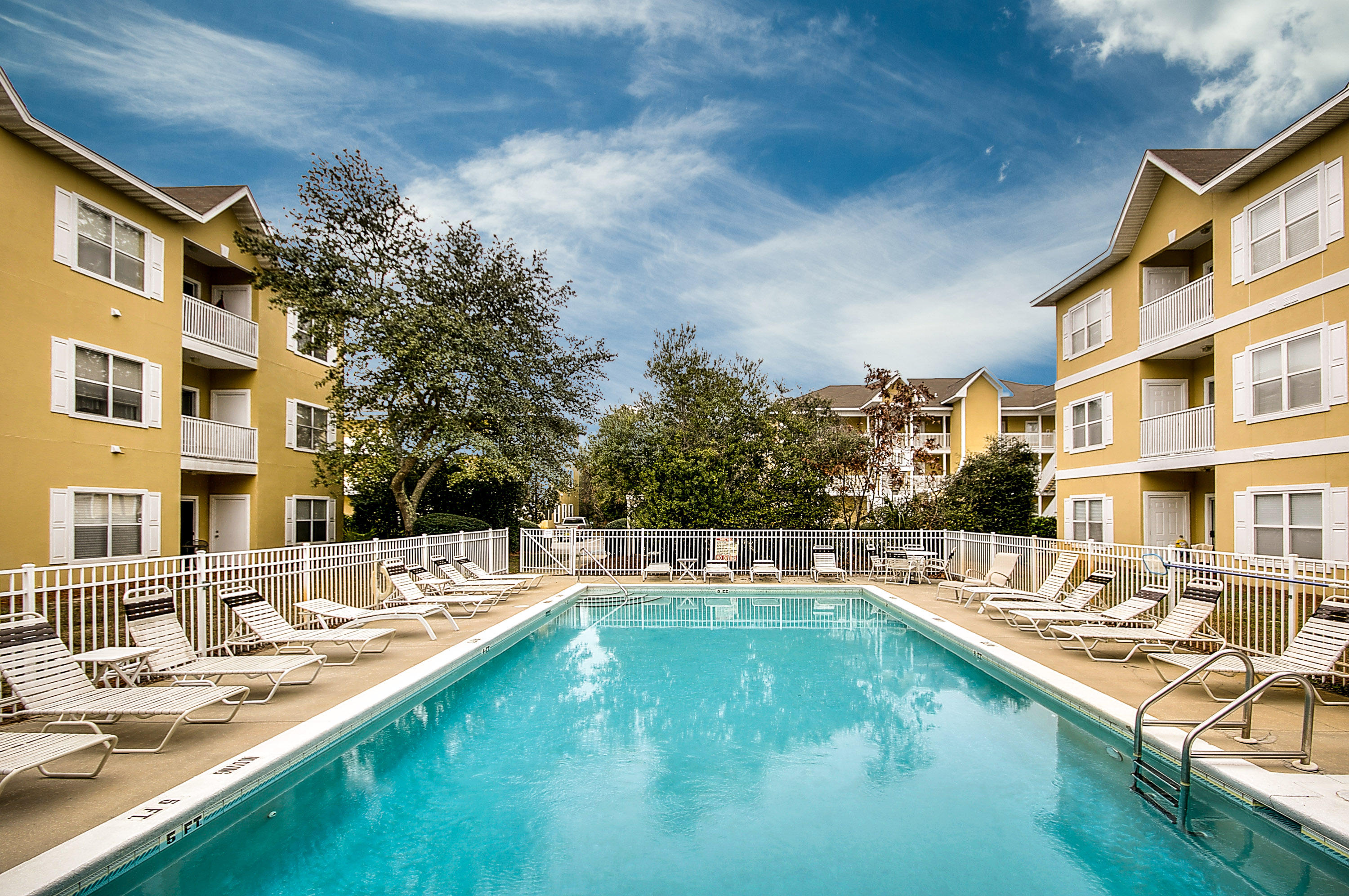 HERONS WATCH CONDO PH 4 - Residential