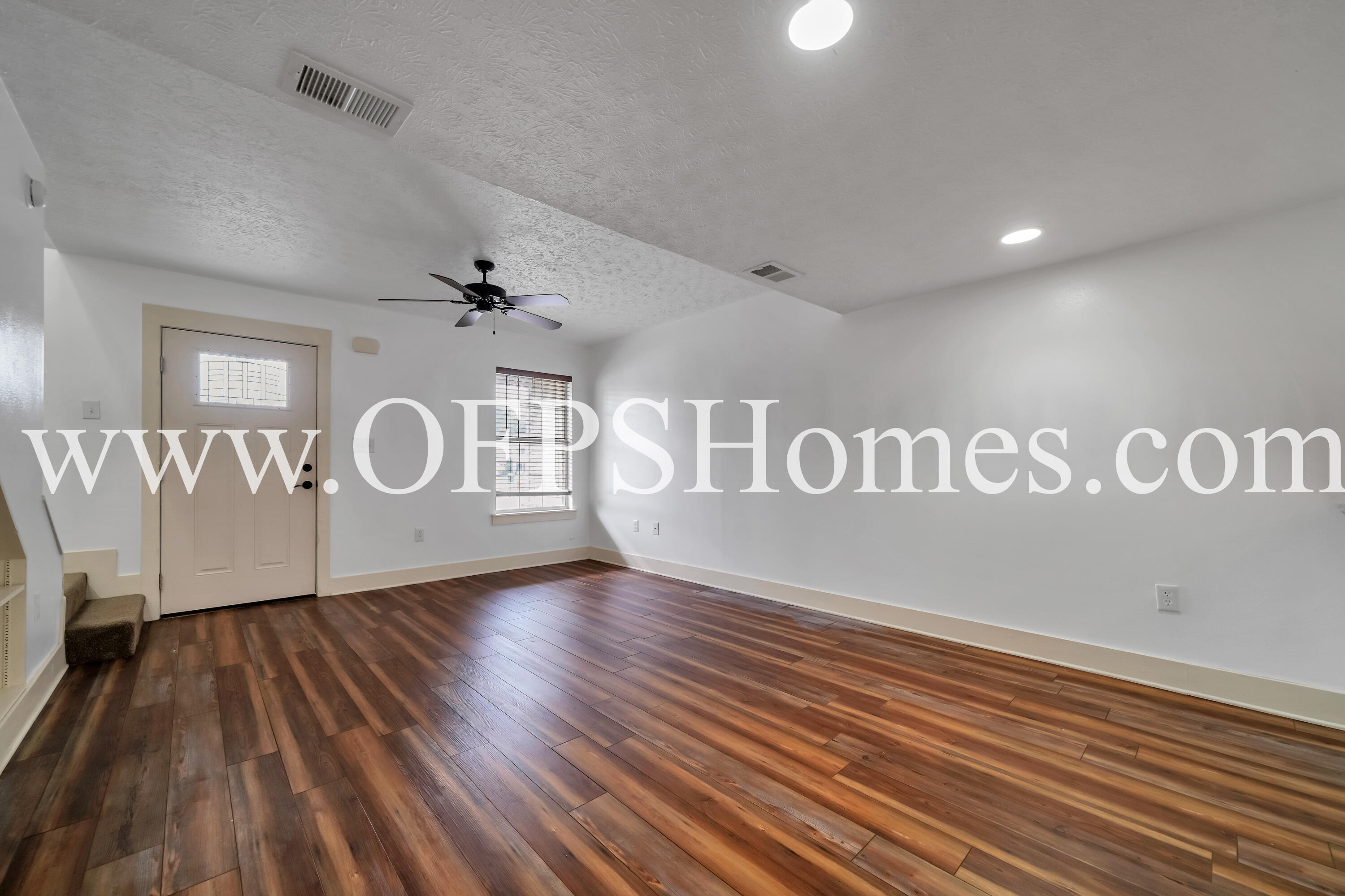 CHATELAINE ESTATES S/D - Residential Lease