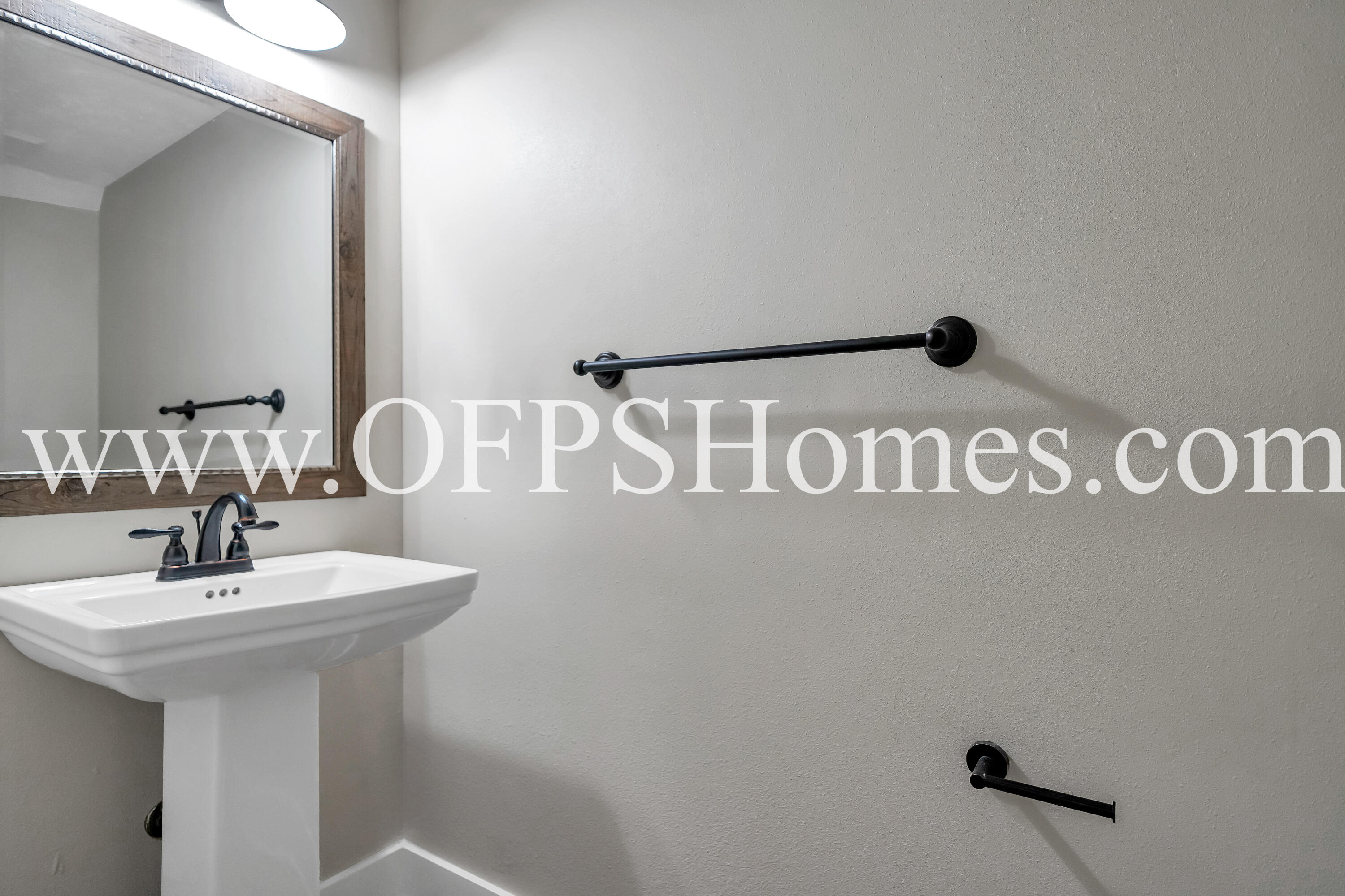 CHATELAINE ESTATES S/D - Residential Lease