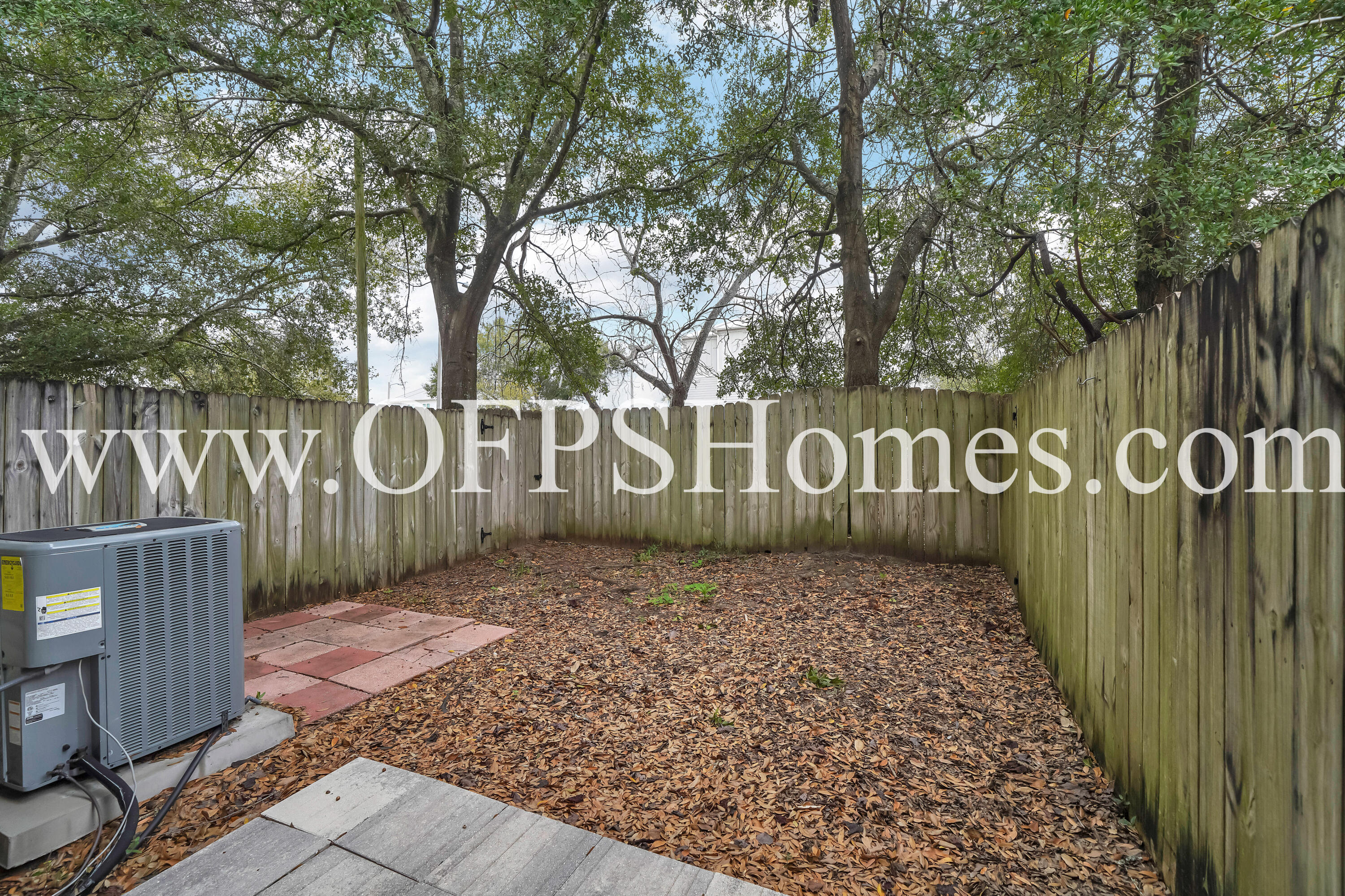 CHATELAINE ESTATES S/D - Residential Lease