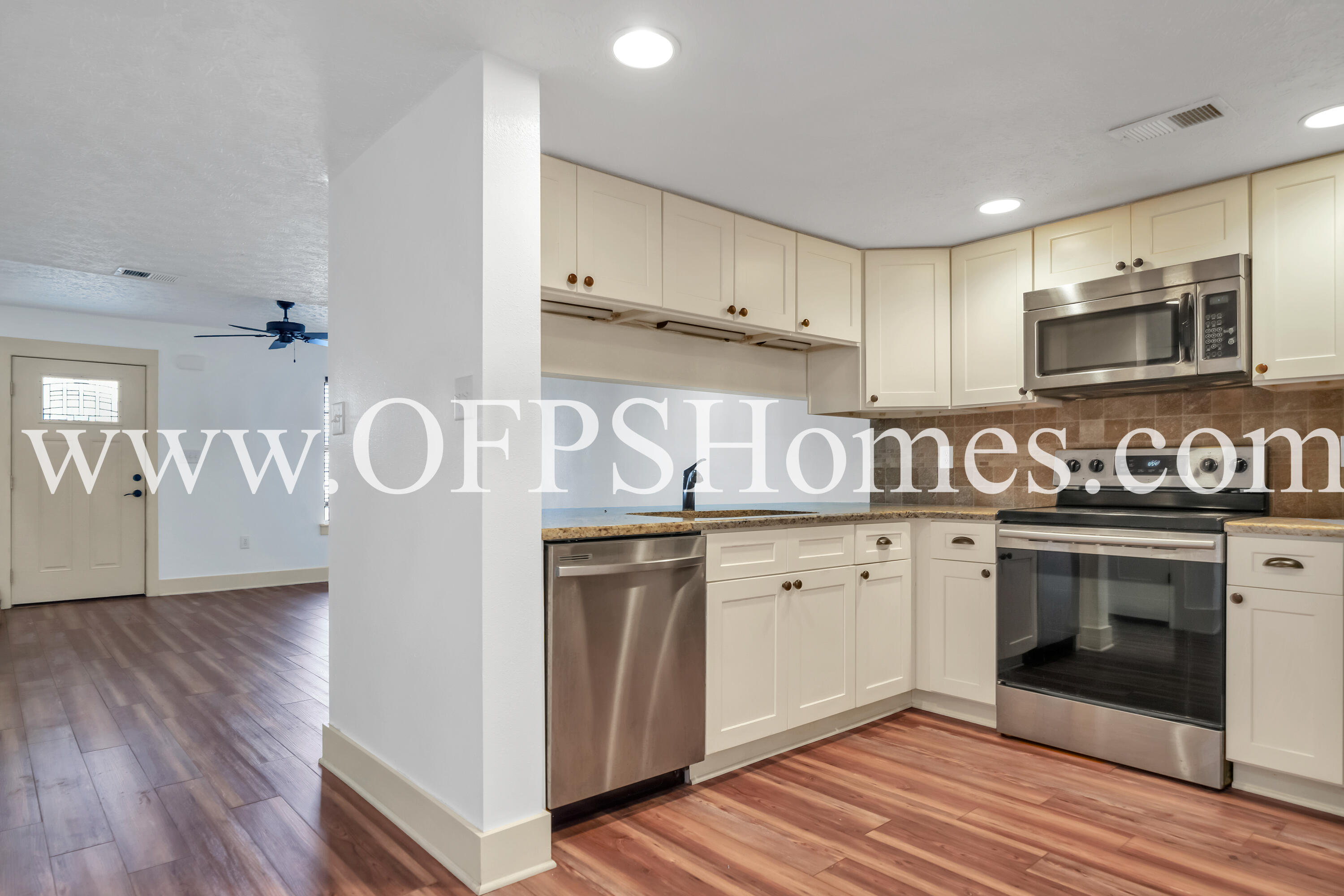 CHATELAINE ESTATES S/D - Residential Lease