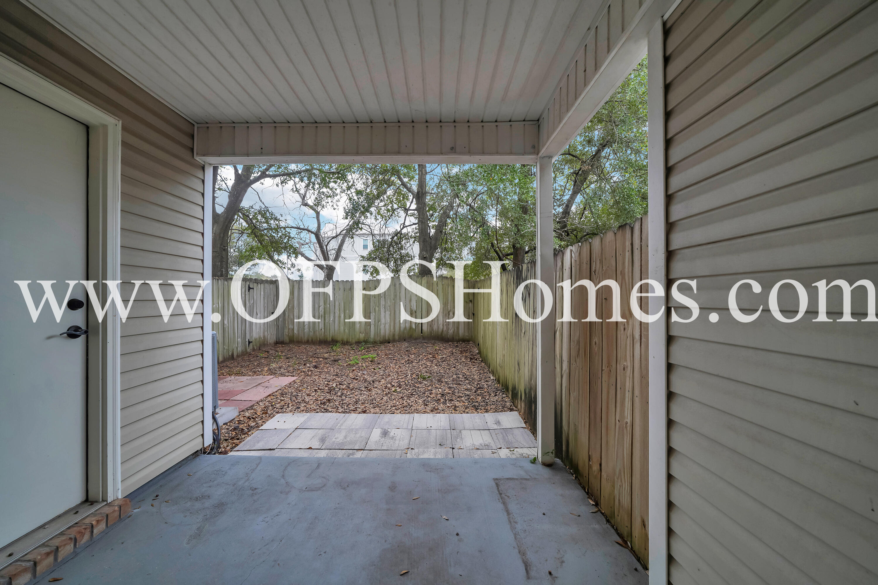 CHATELAINE ESTATES S/D - Residential Lease