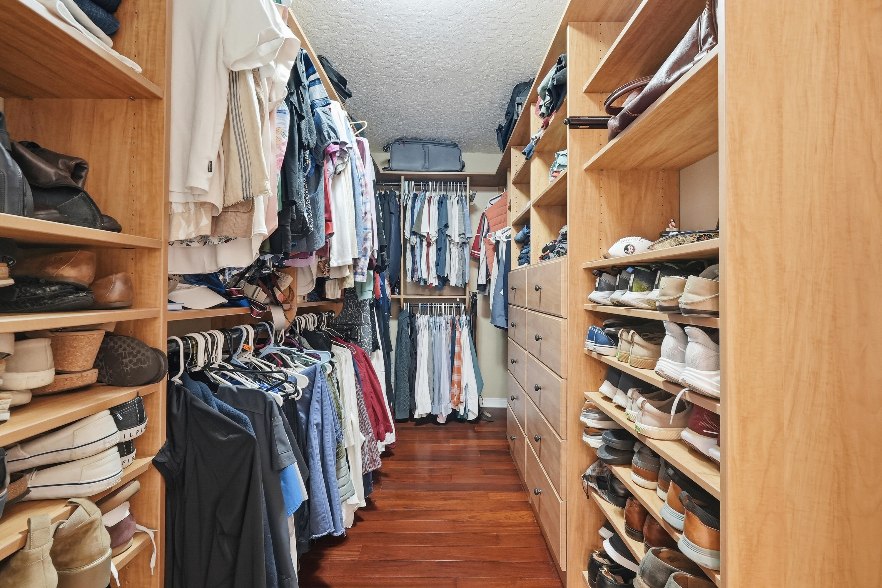 BRIDGEPORT COLONY - Residential