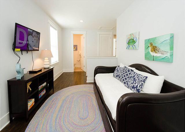 NATUREWALK AT SEAGROVE - Residential