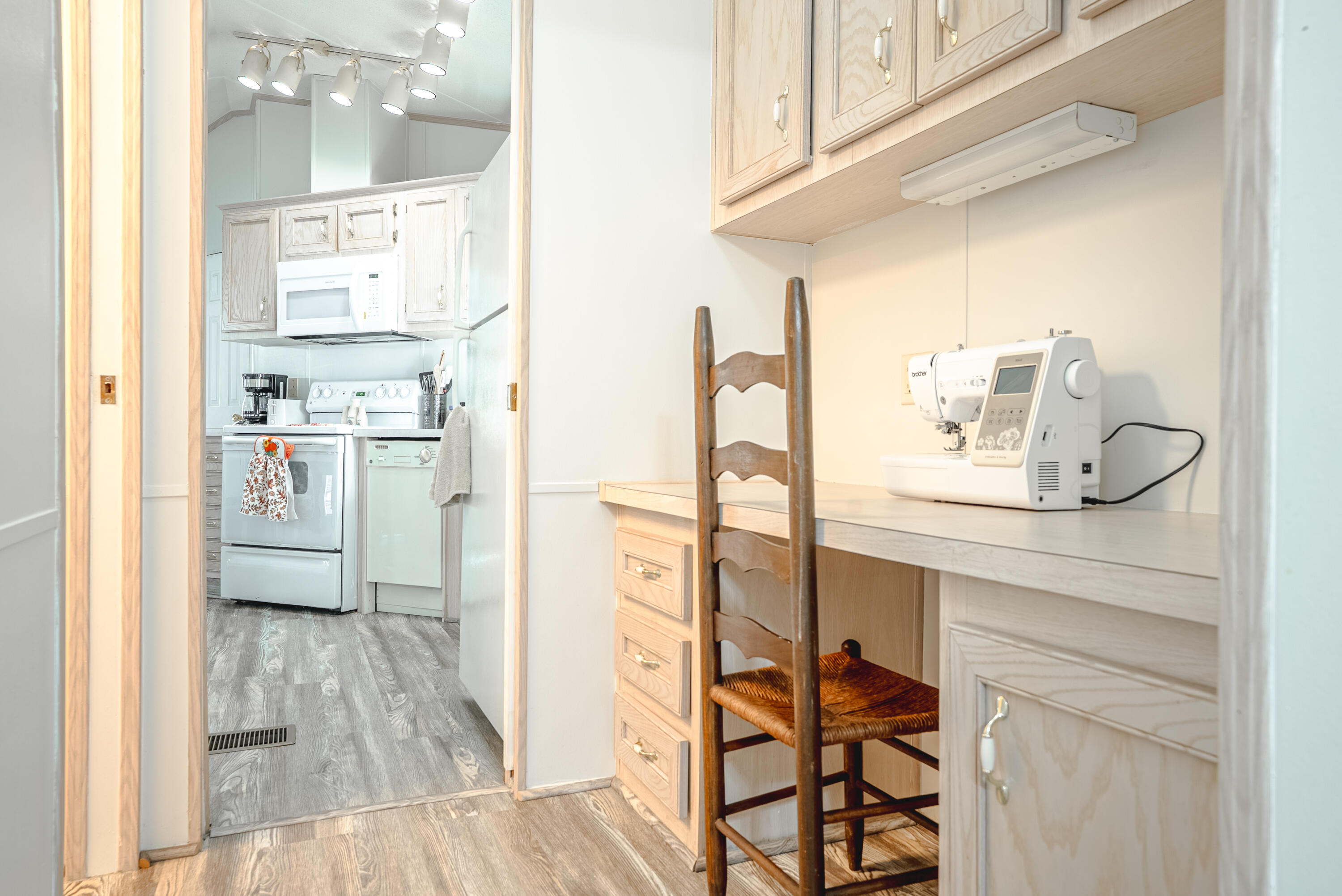 EMERALD POINTE RESORT - Residential