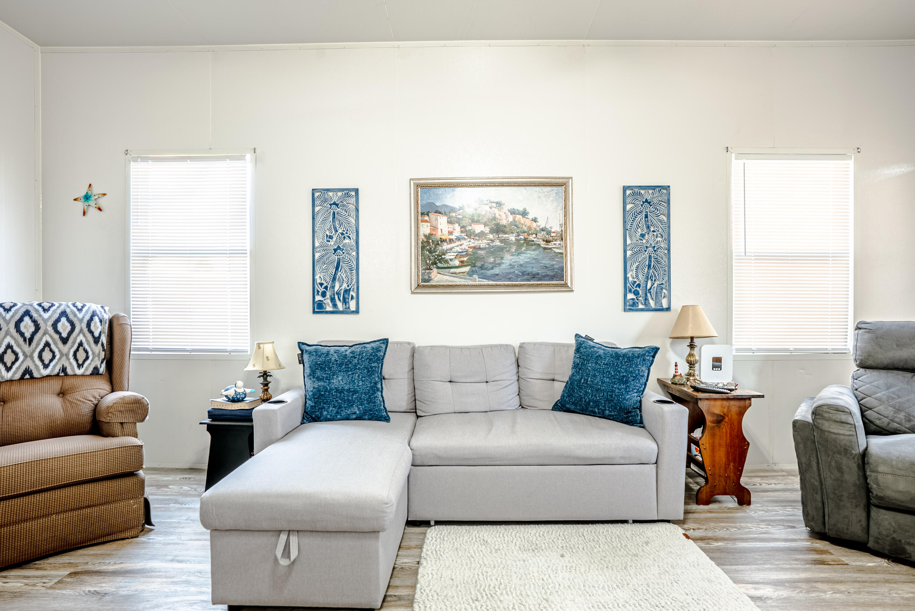 EMERALD POINTE RESORT - Residential