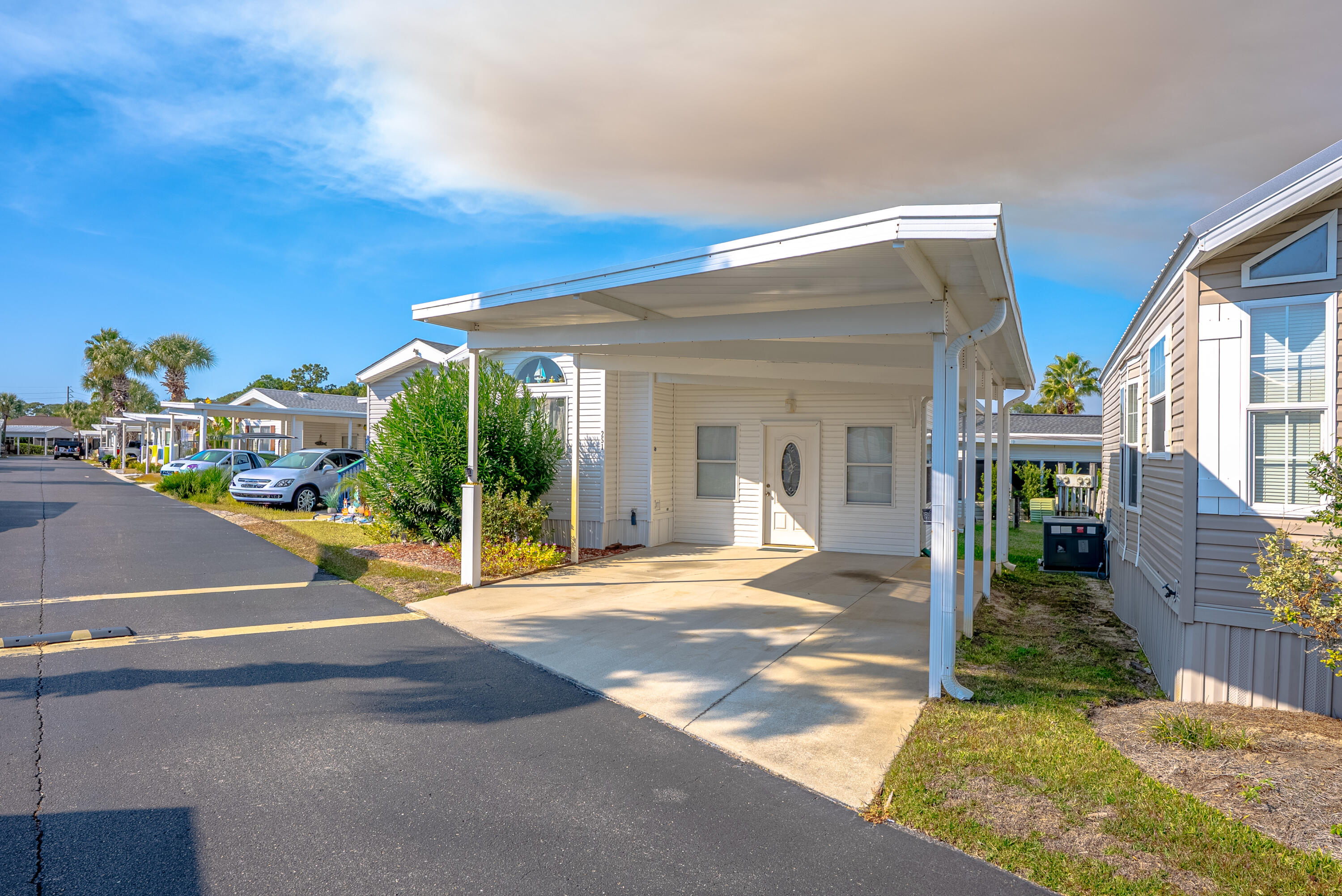 EMERALD POINTE RESORT - Residential