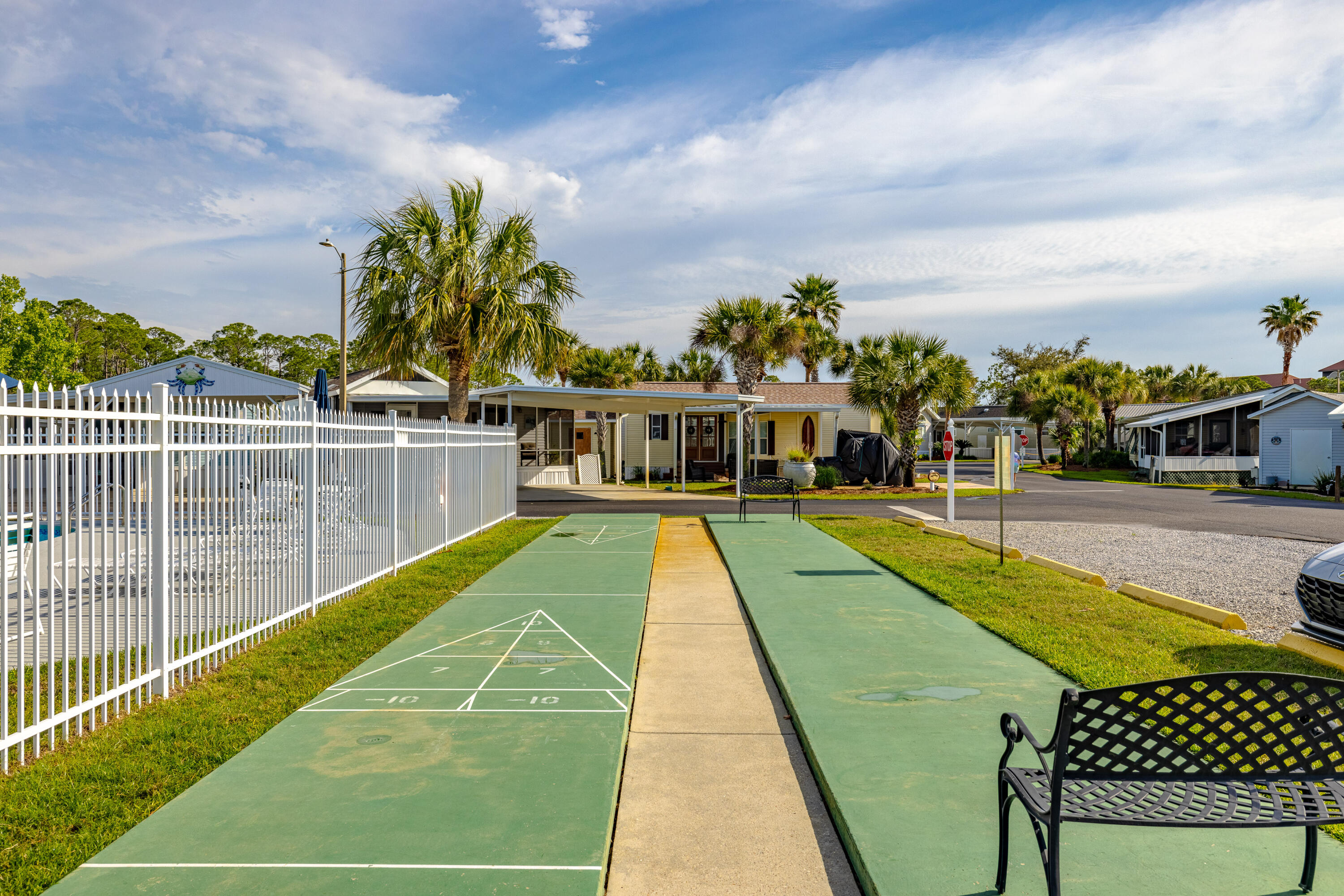 EMERALD POINTE RESORT - Residential