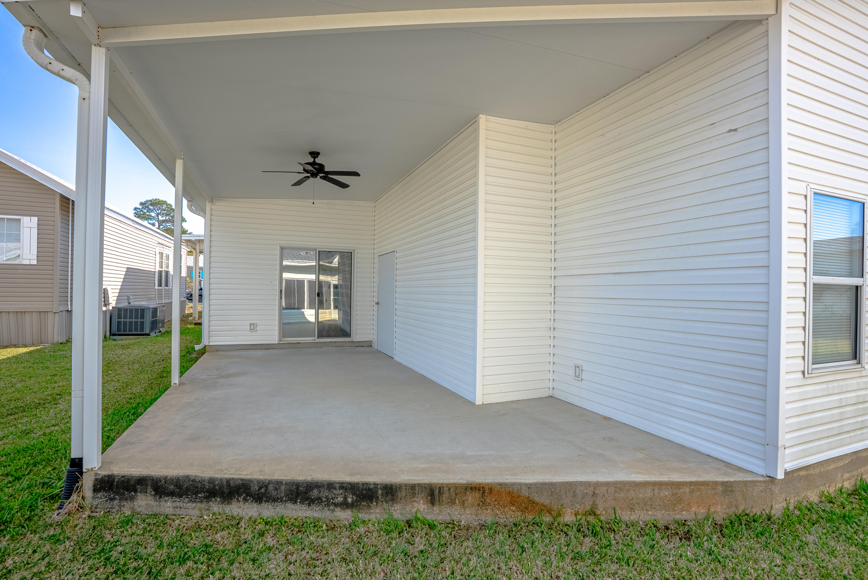 EMERALD POINTE RESORT - Residential