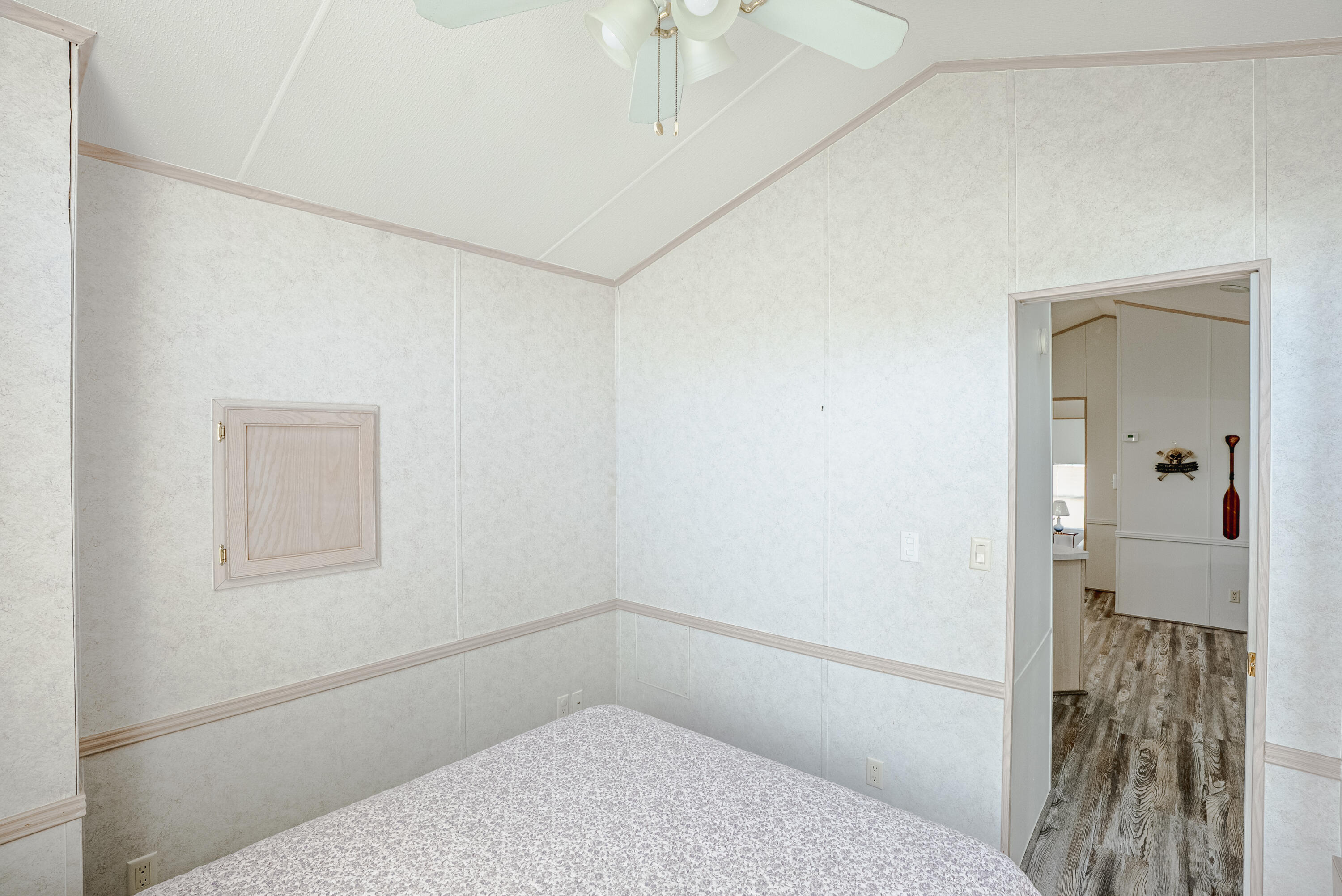 EMERALD POINTE RESORT - Residential