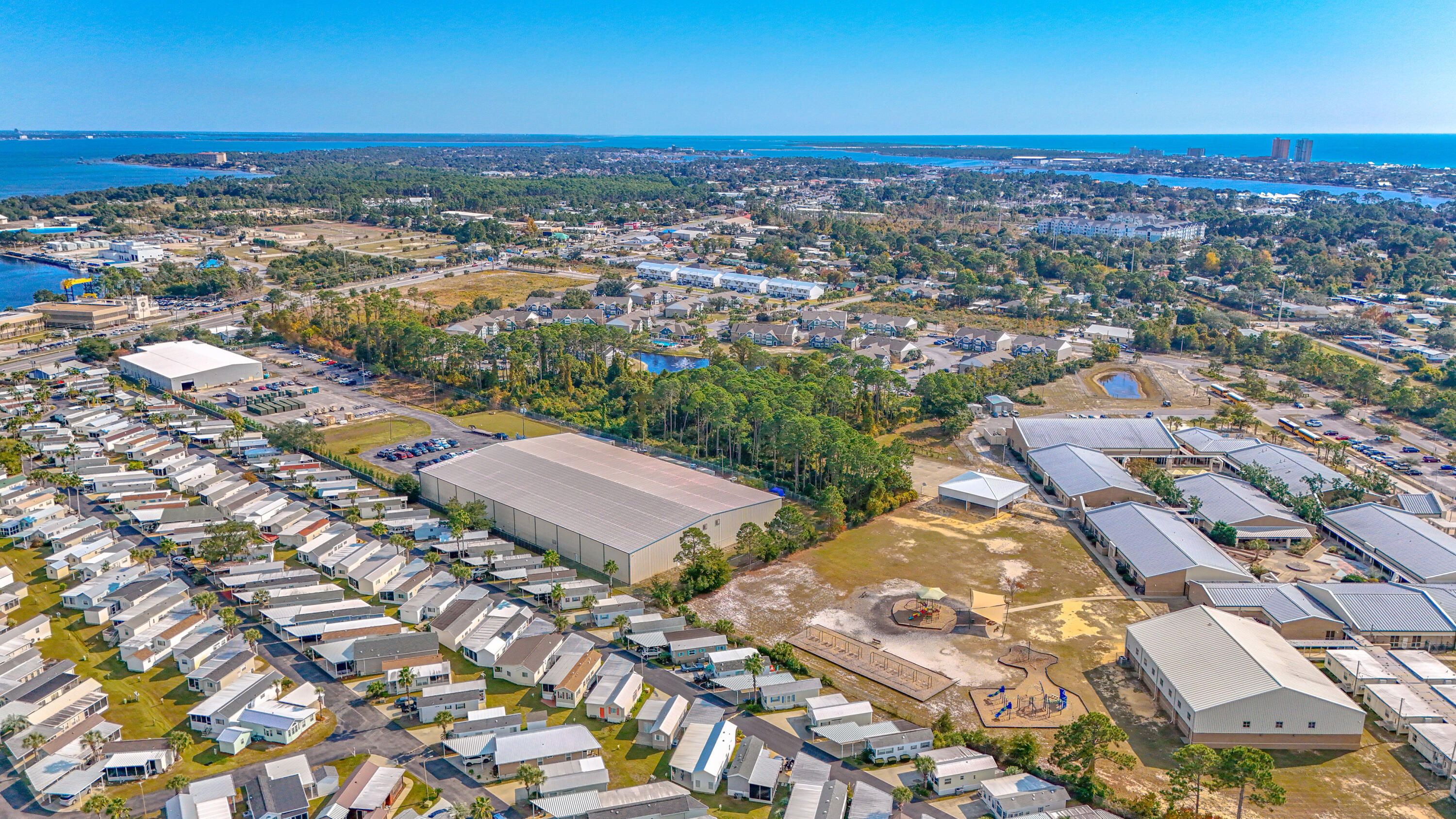 EMERALD POINTE RESORT - Residential