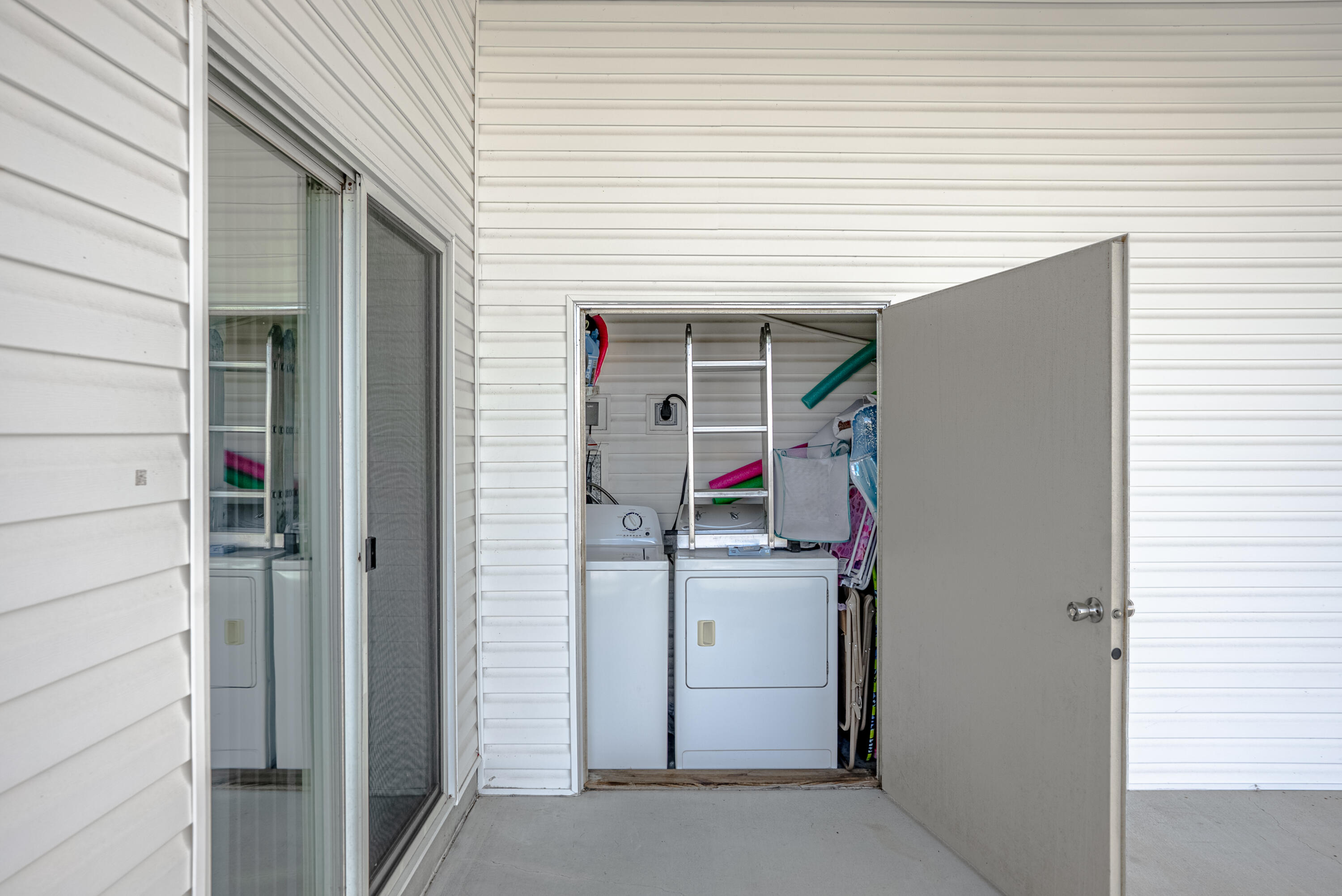 EMERALD POINTE RESORT - Residential