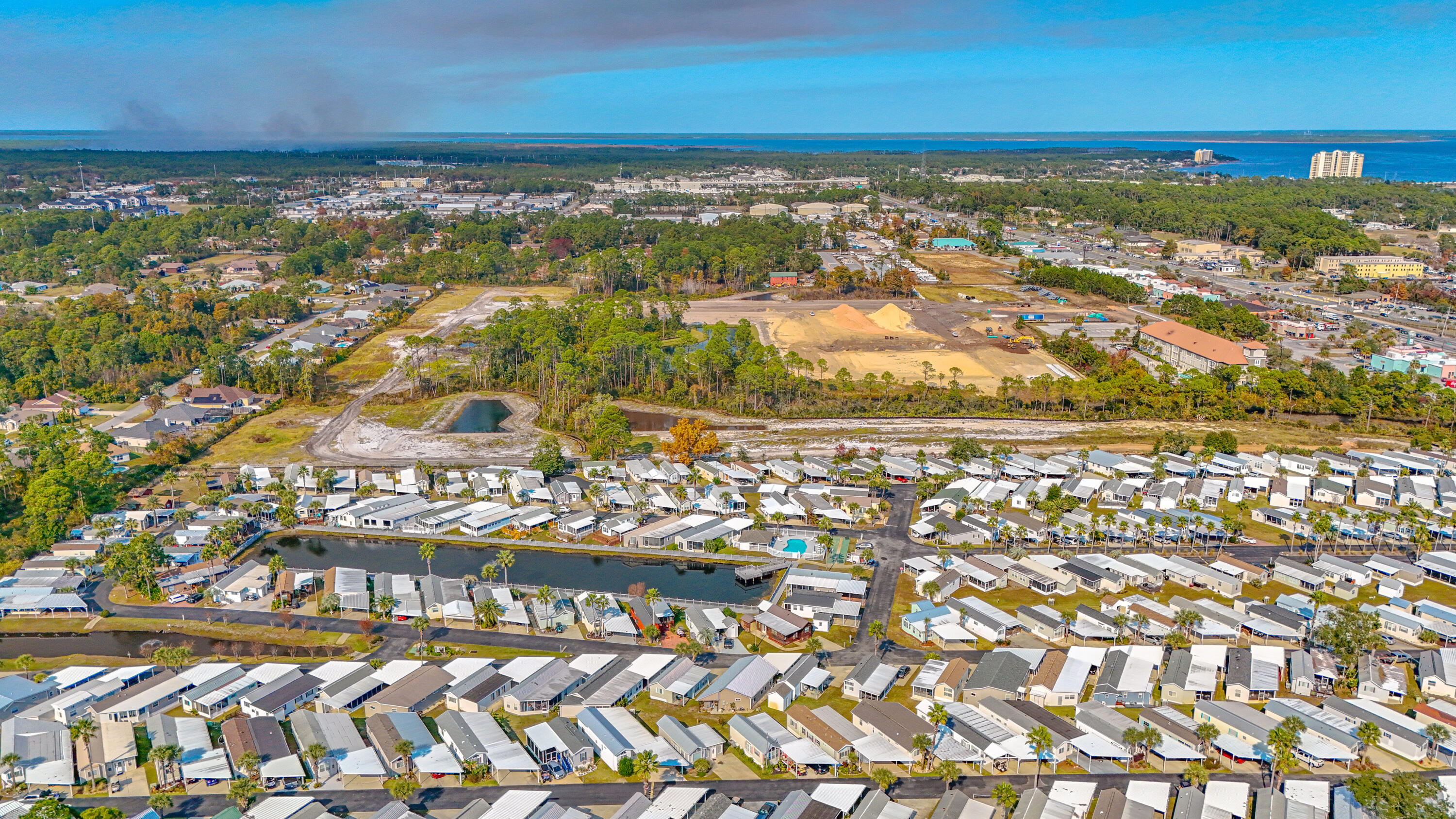 EMERALD POINTE RESORT - Residential