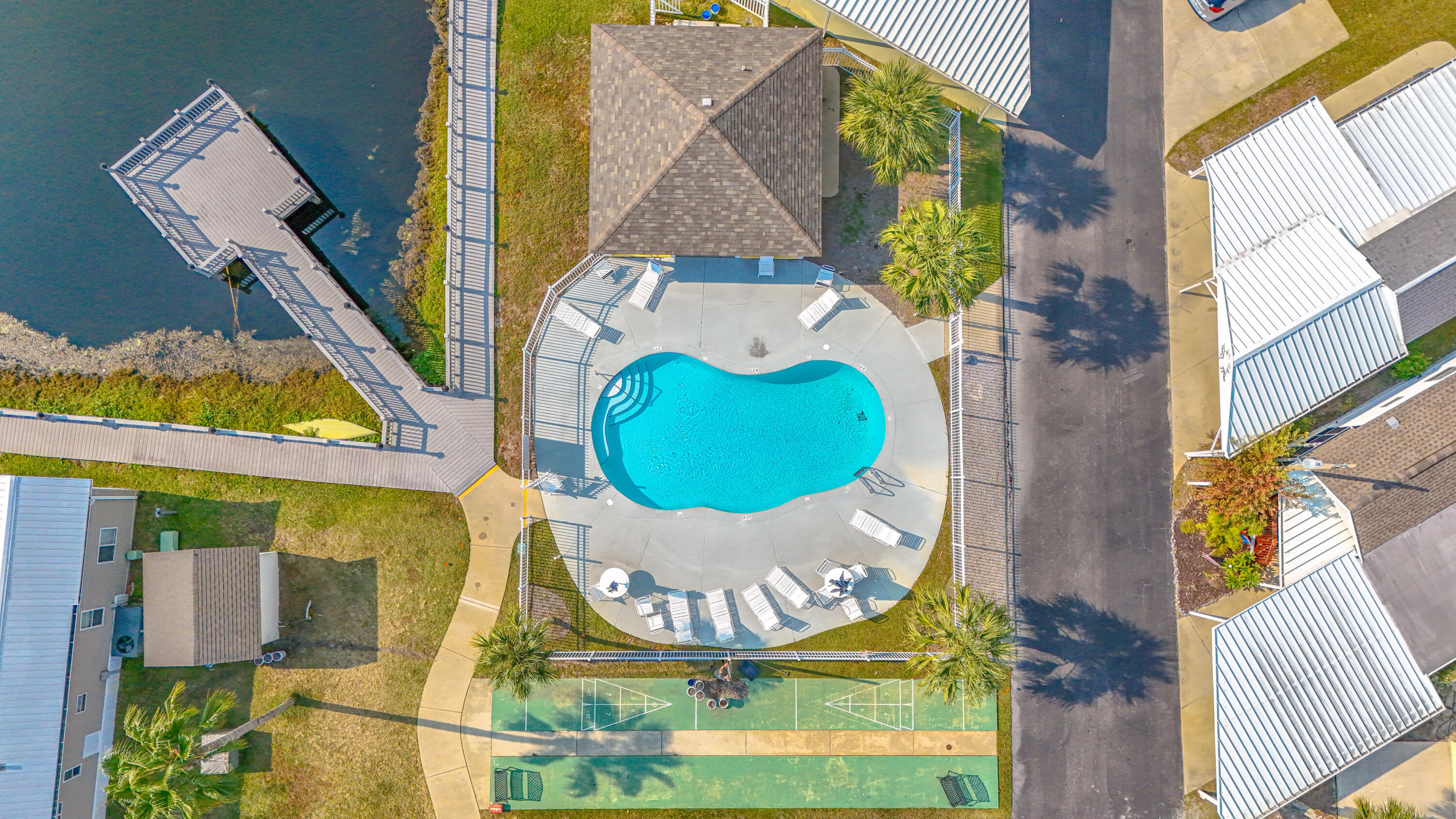 EMERALD POINTE RESORT - Residential