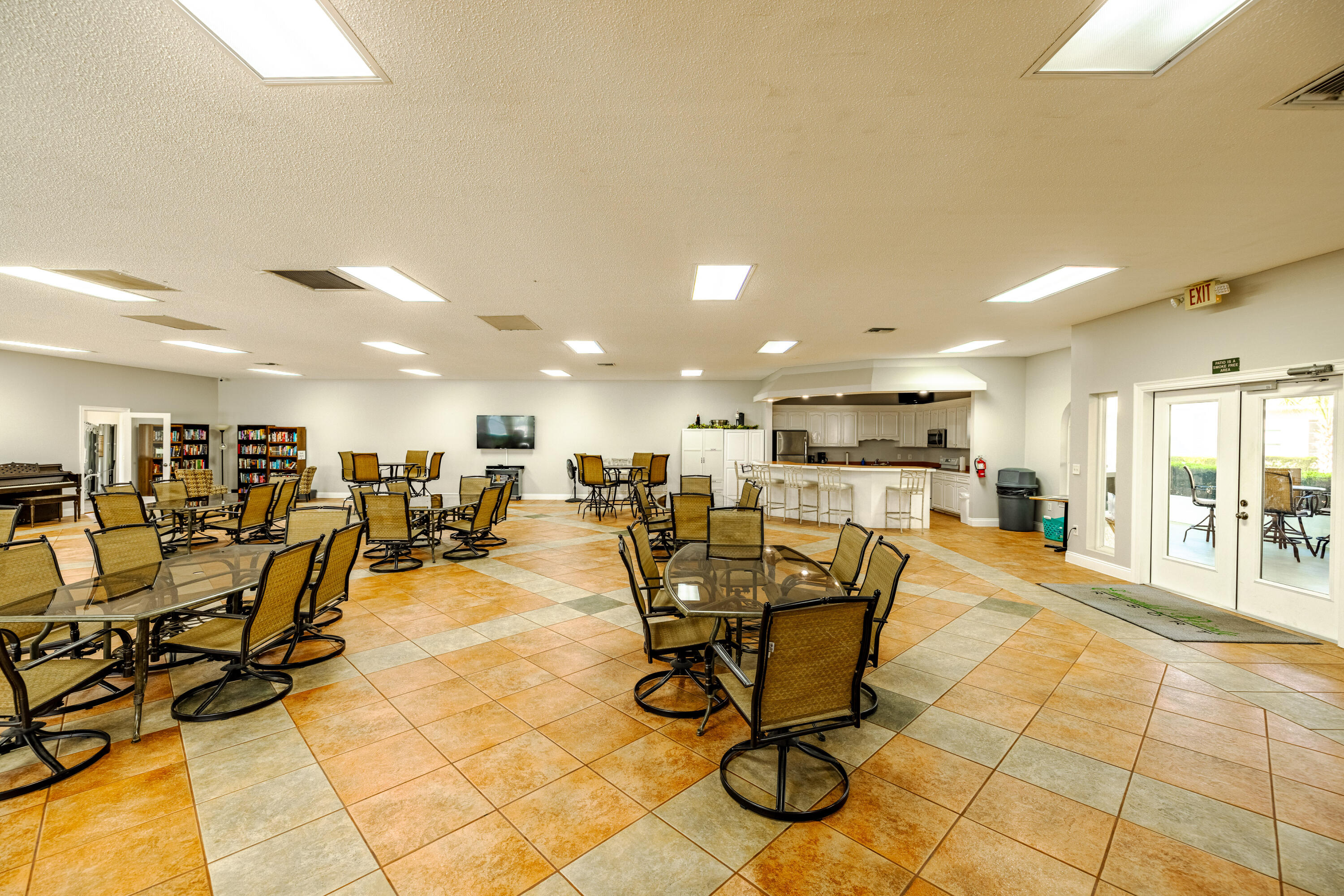 EMERALD POINTE RESORT - Residential