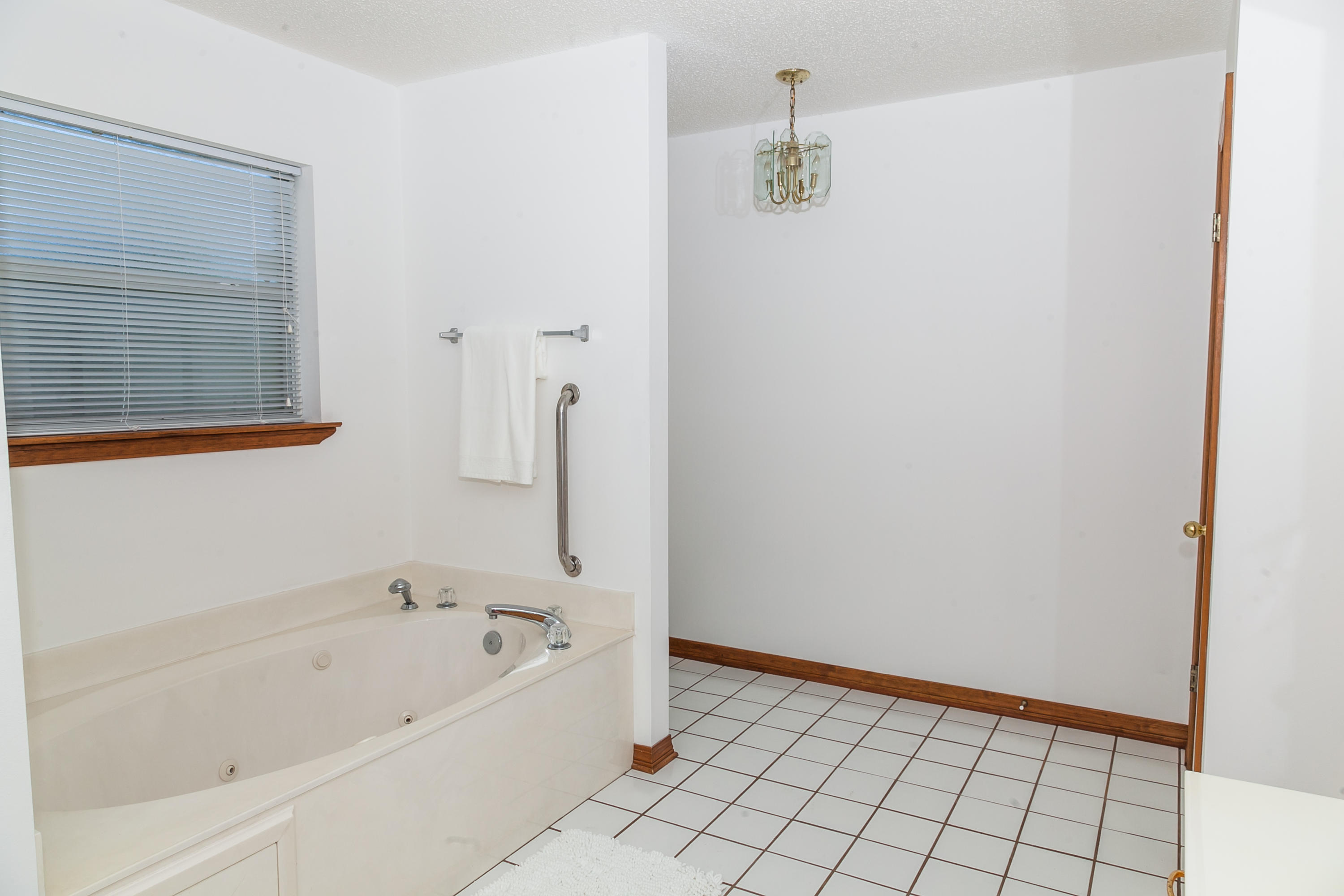 RIDGE WOOD MANOR - Residential