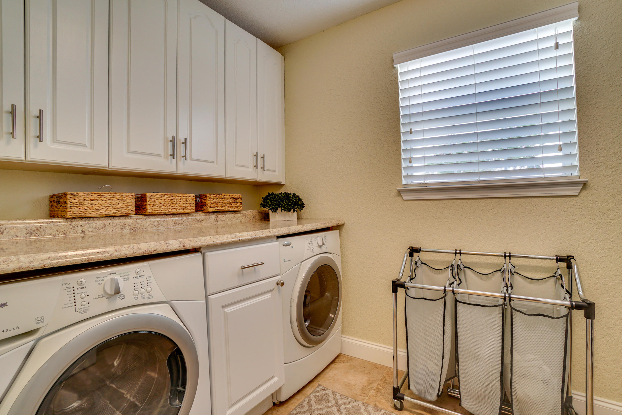 EMERALD LAKES PH 1 - Residential