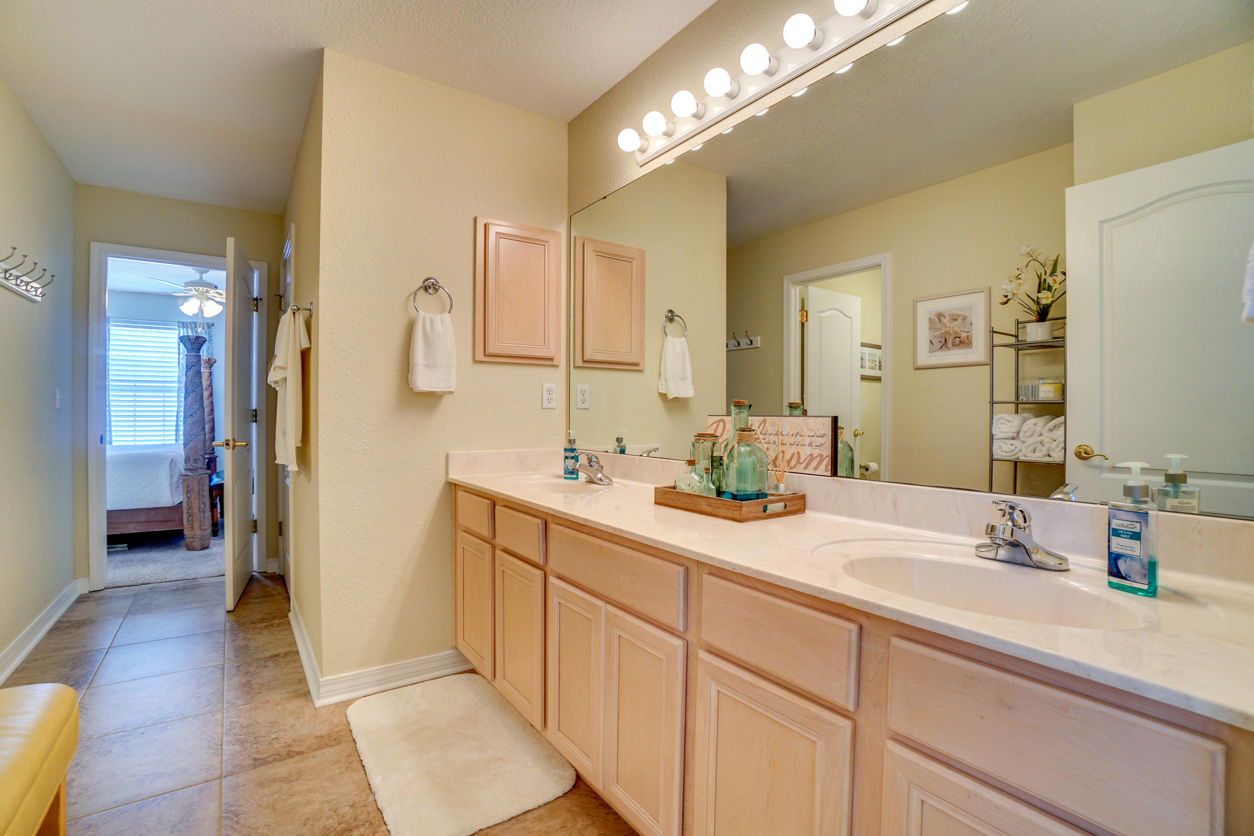 EMERALD LAKES PH 1 - Residential