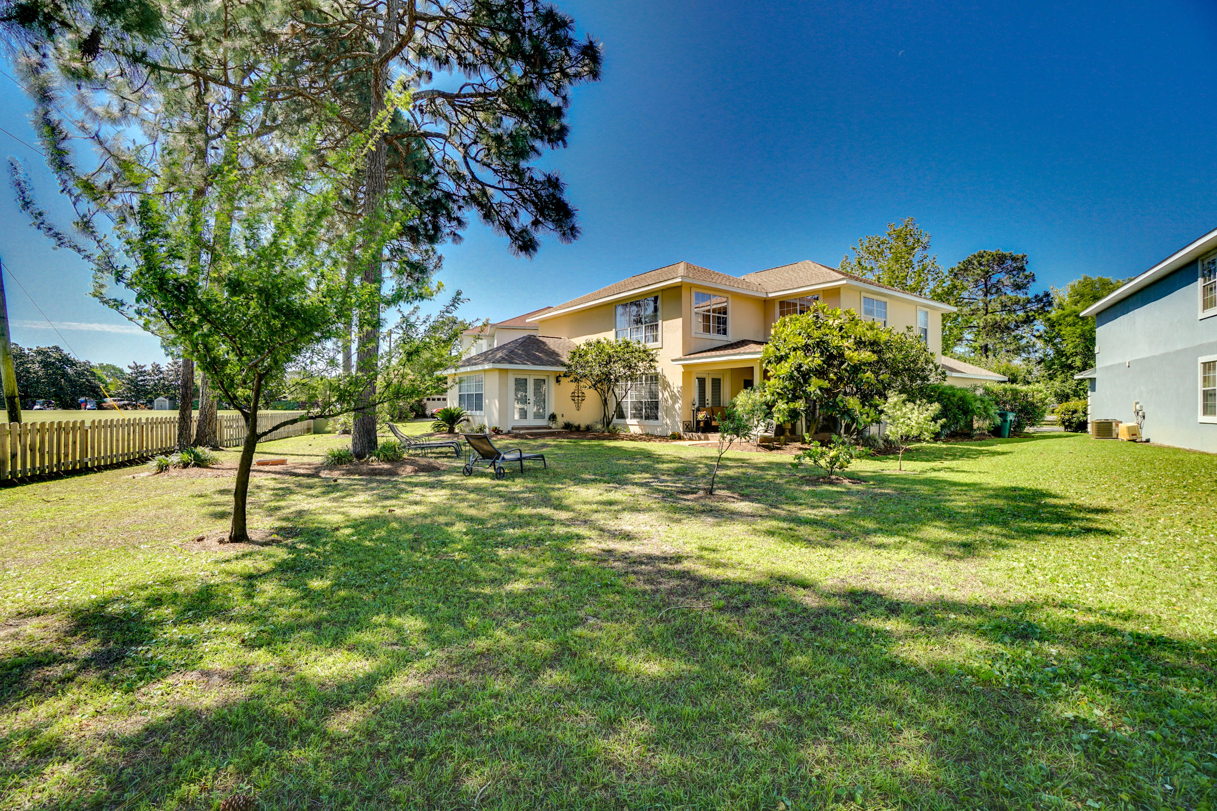 EMERALD LAKES PH 1 - Residential