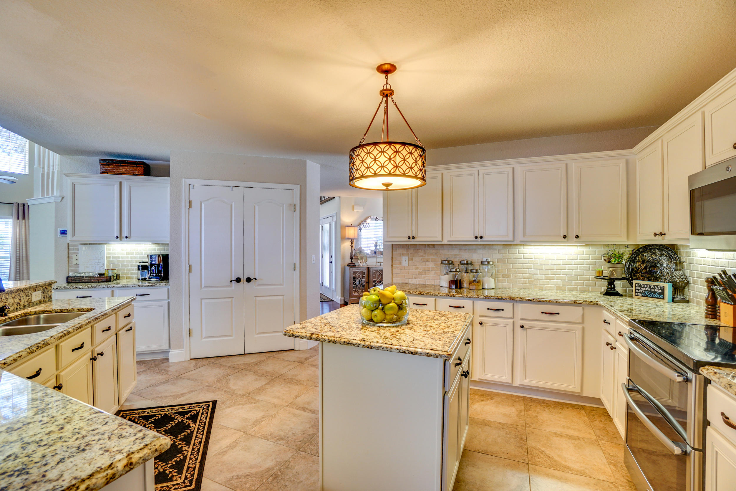 EMERALD LAKES PH 1 - Residential