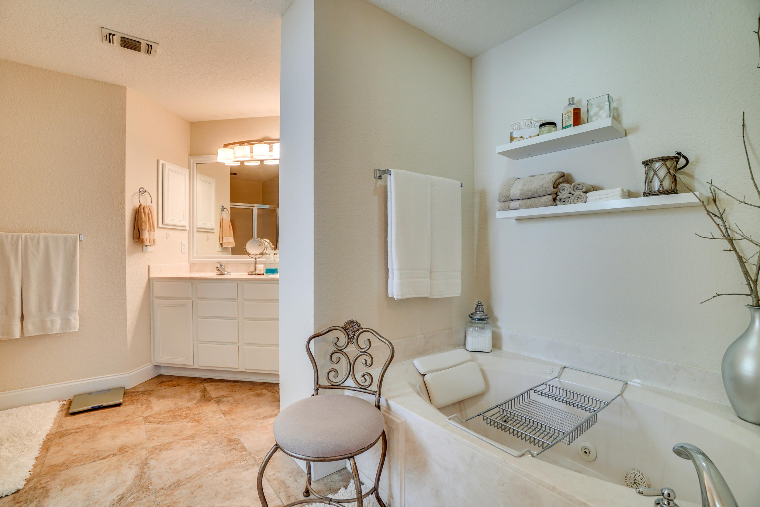 EMERALD LAKES PH 1 - Residential