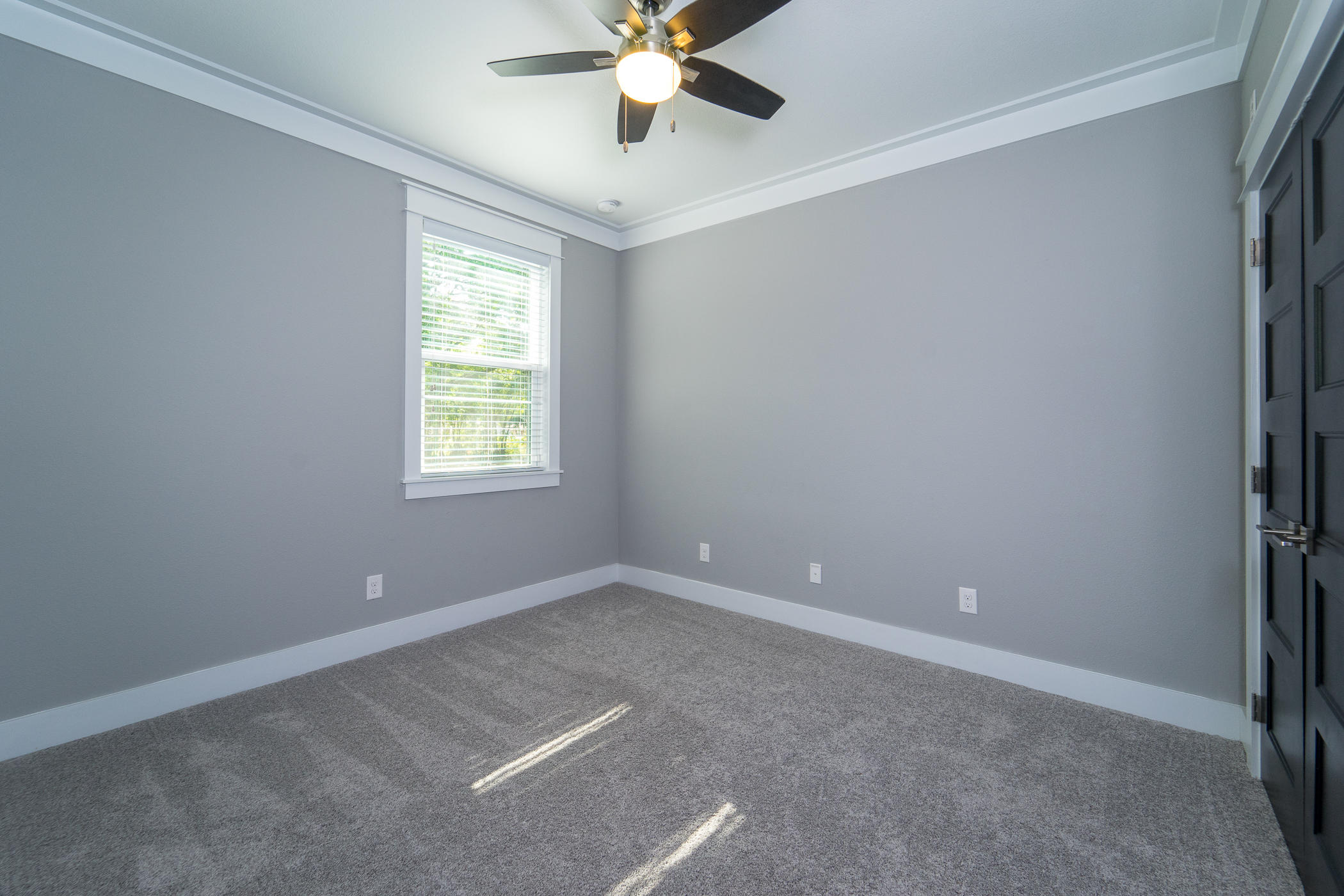 ELLIOTTS POINT - Residential