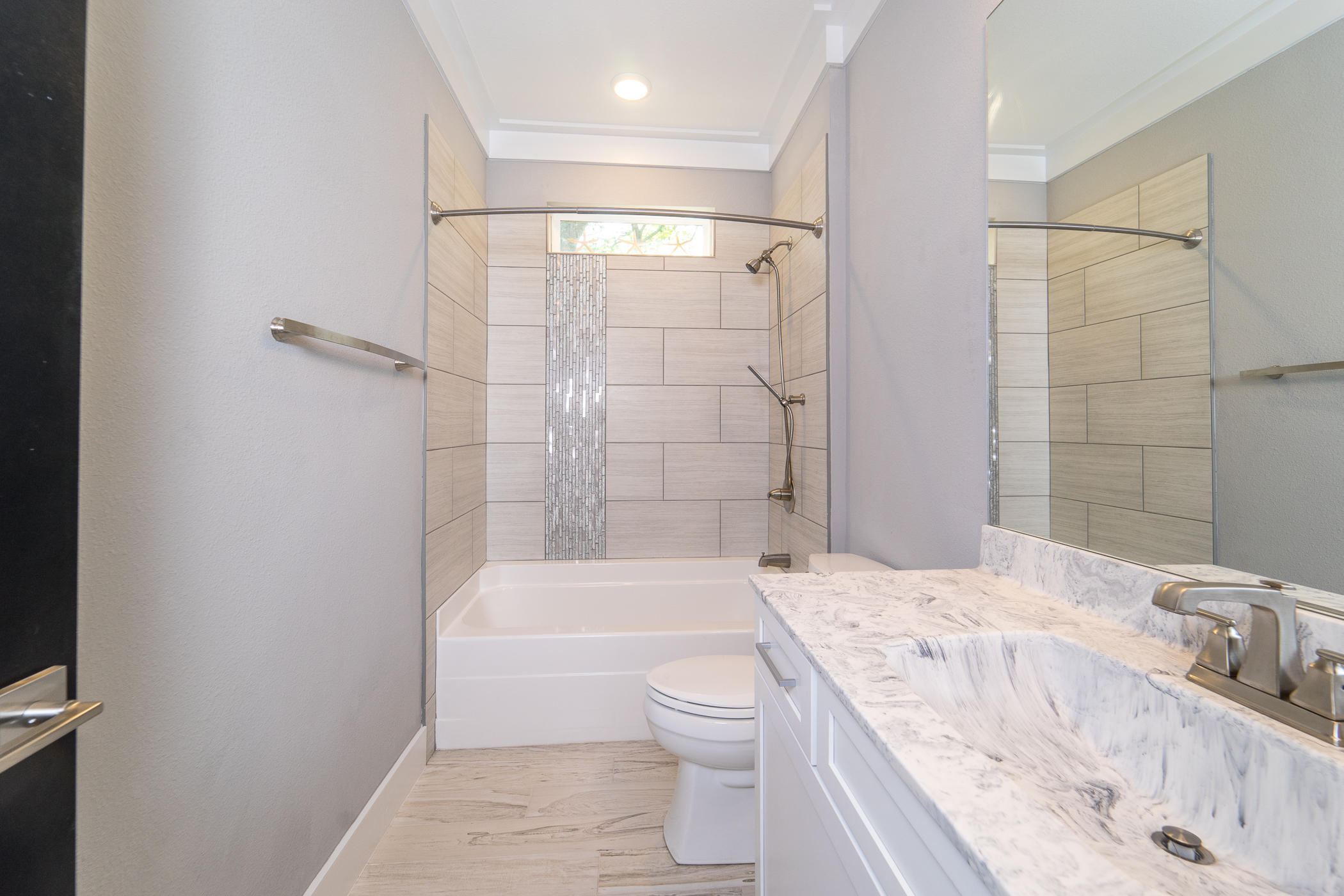 ELLIOTTS POINT - Residential