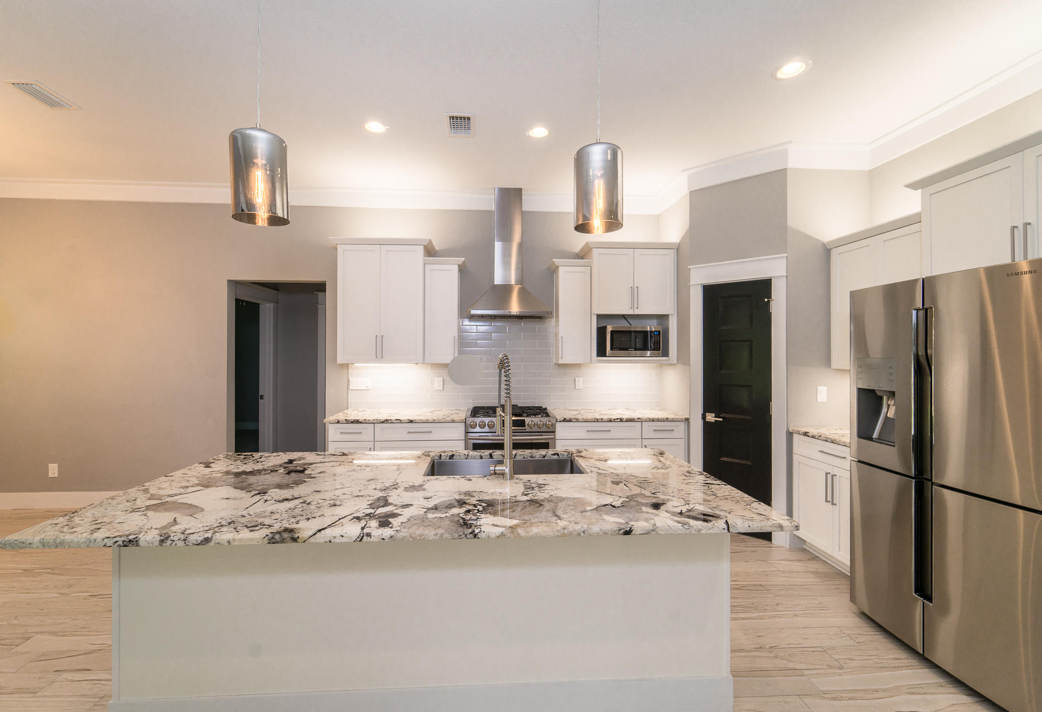 ELLIOTTS POINT - Residential