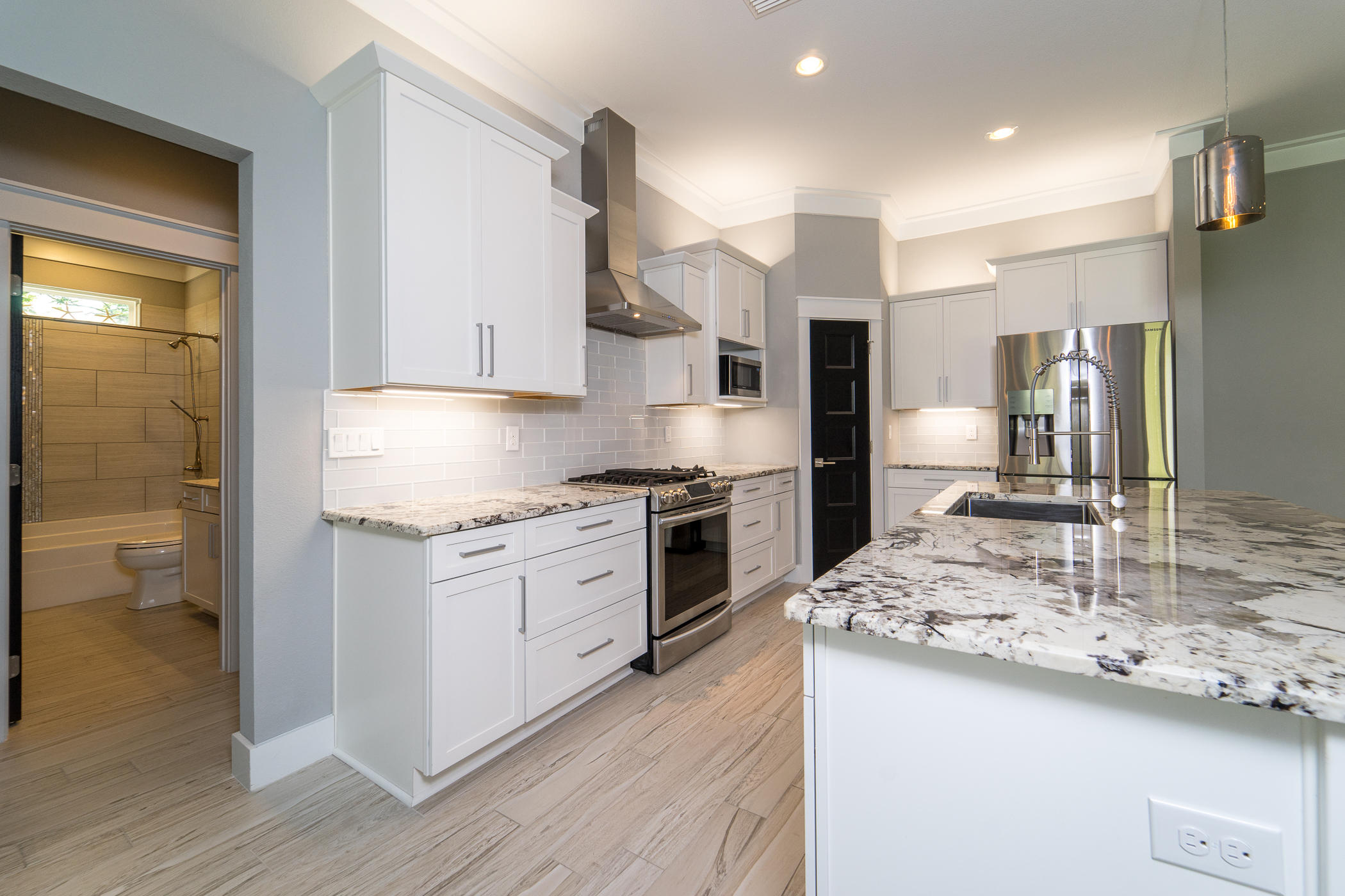 ELLIOTTS POINT - Residential