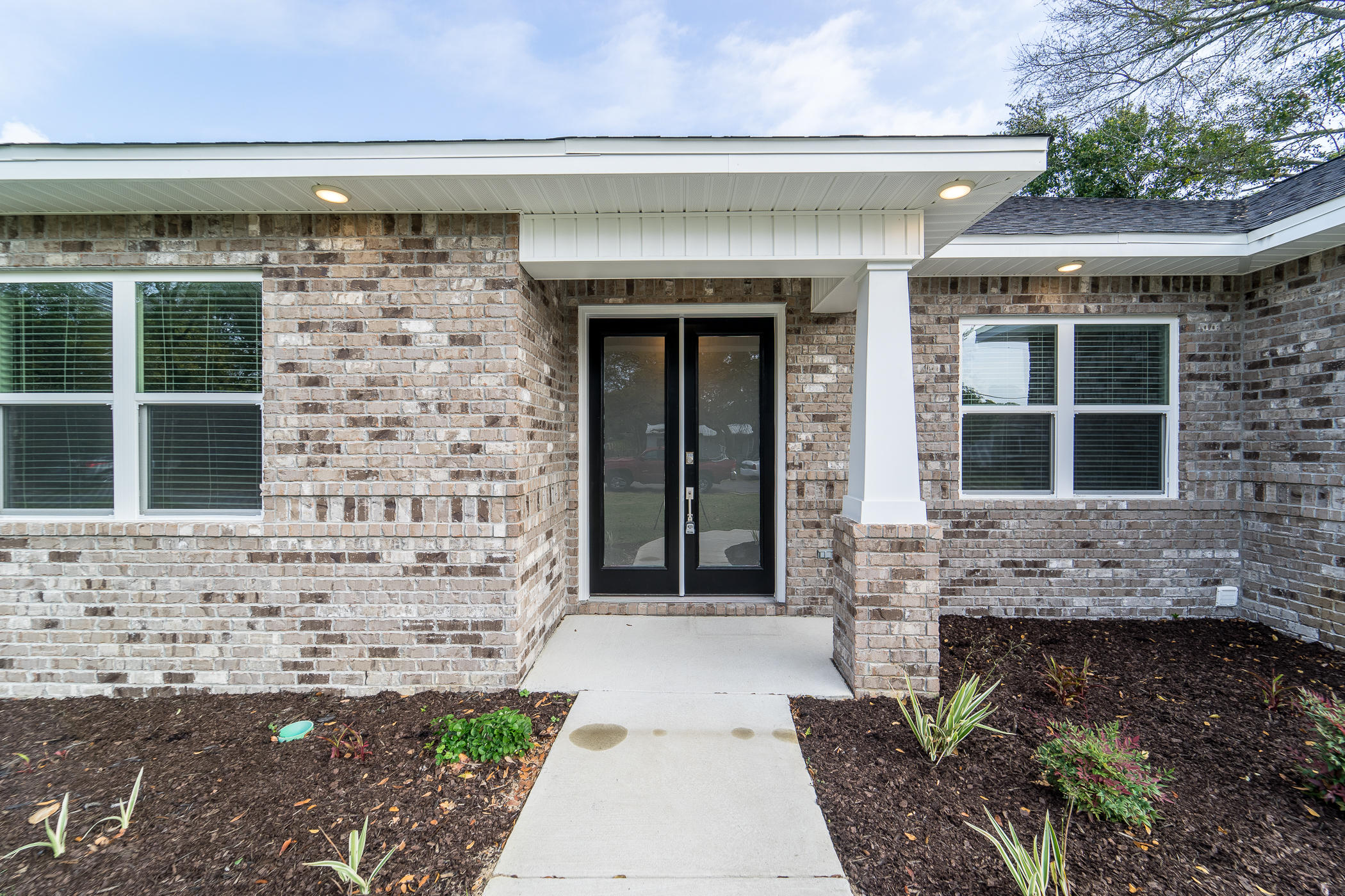 ELLIOTTS POINT - Residential