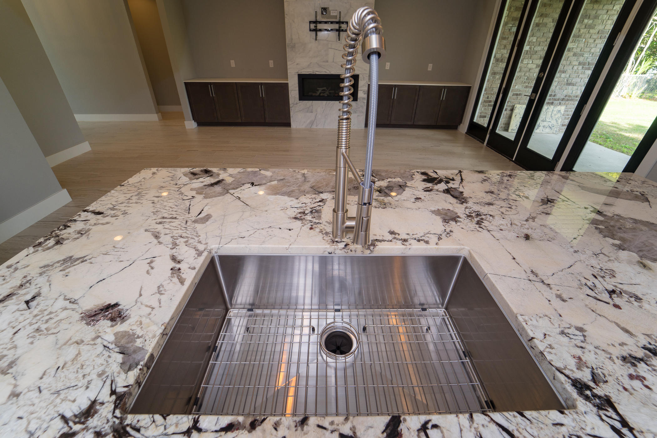 ELLIOTTS POINT - Residential