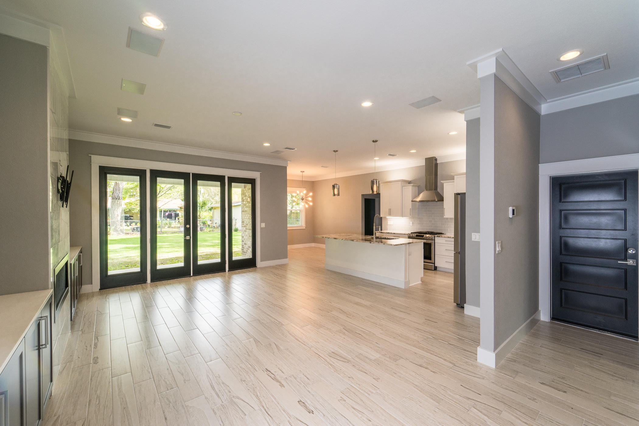 ELLIOTTS POINT - Residential