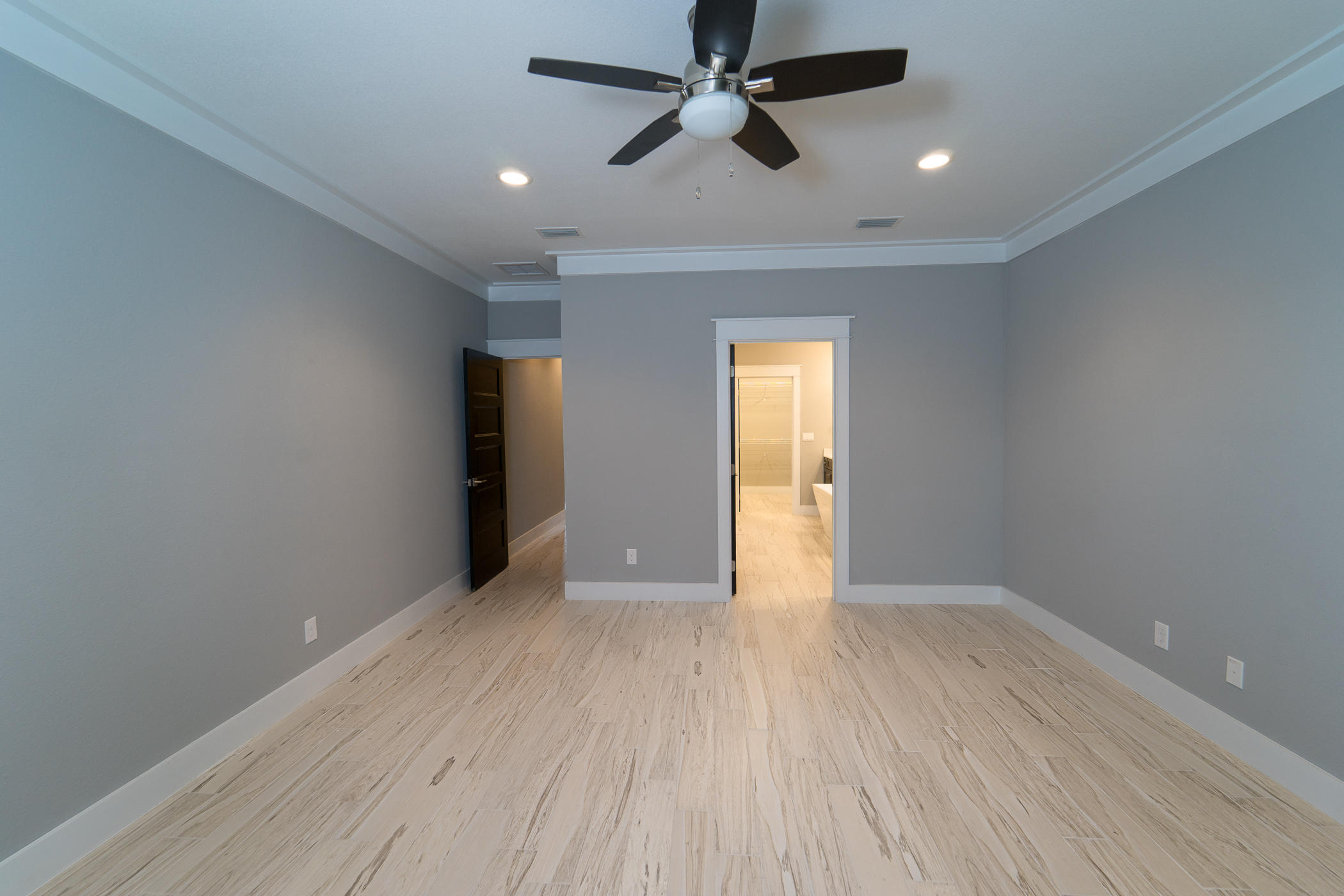 ELLIOTTS POINT - Residential