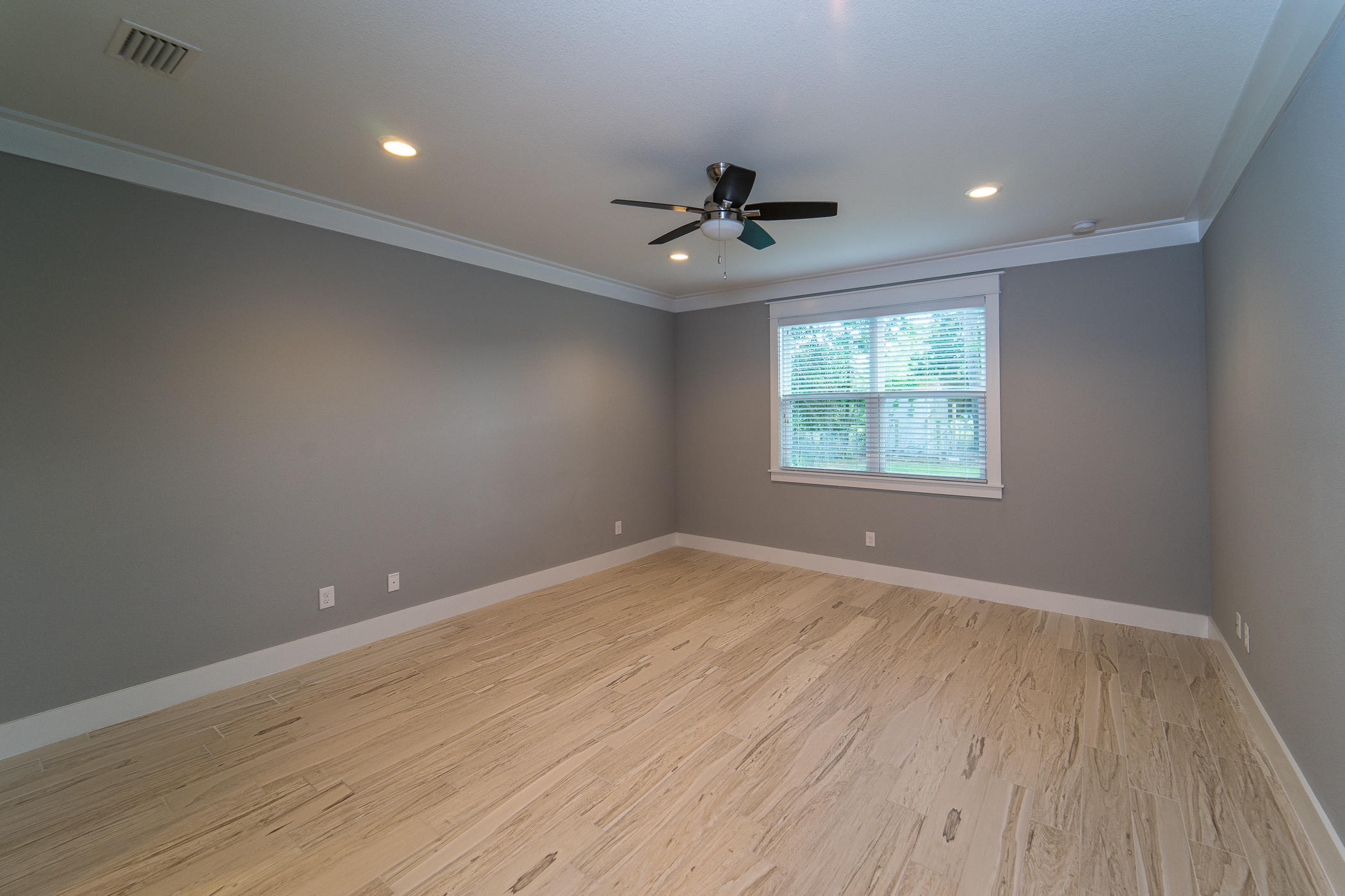 ELLIOTTS POINT - Residential