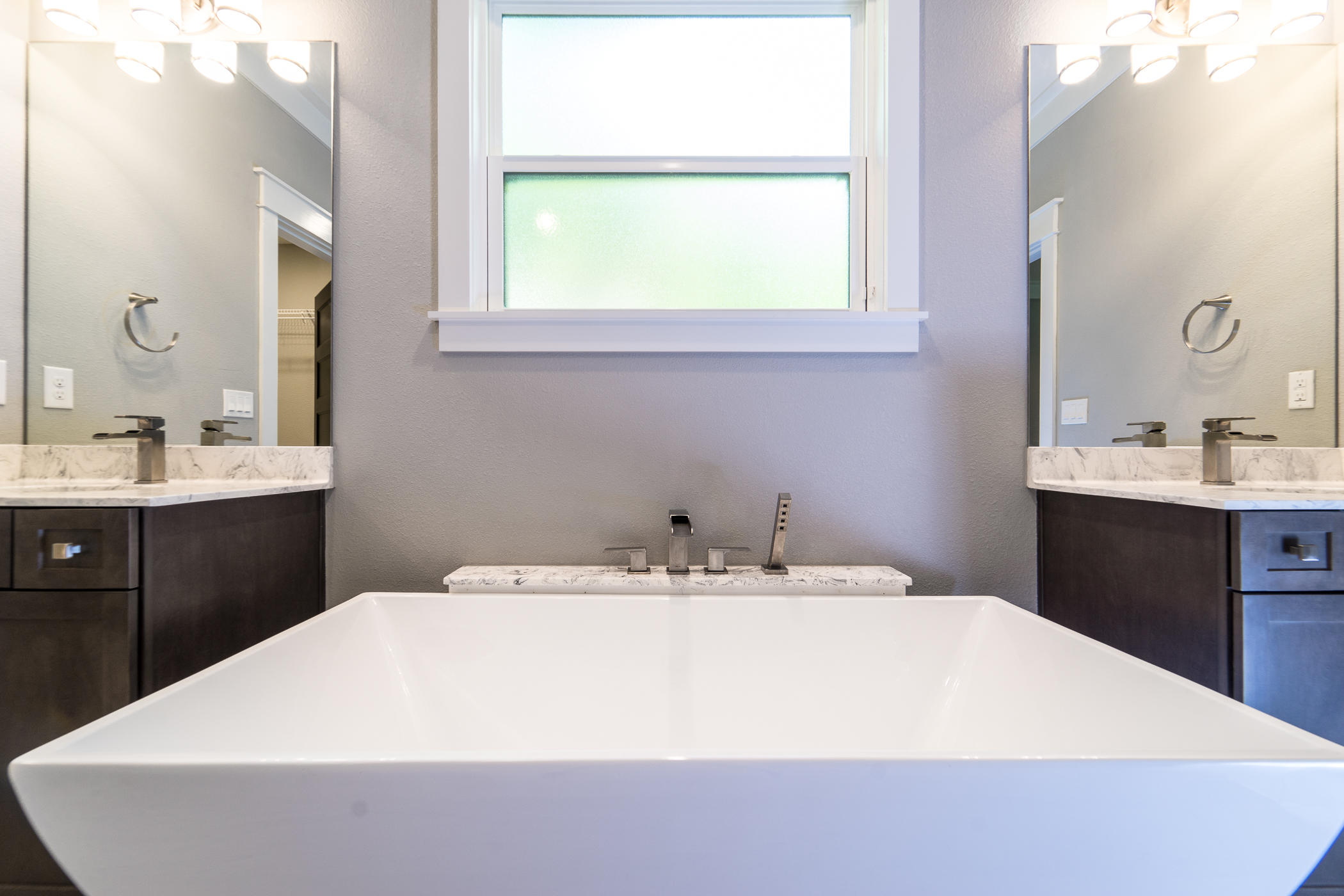 ELLIOTTS POINT - Residential