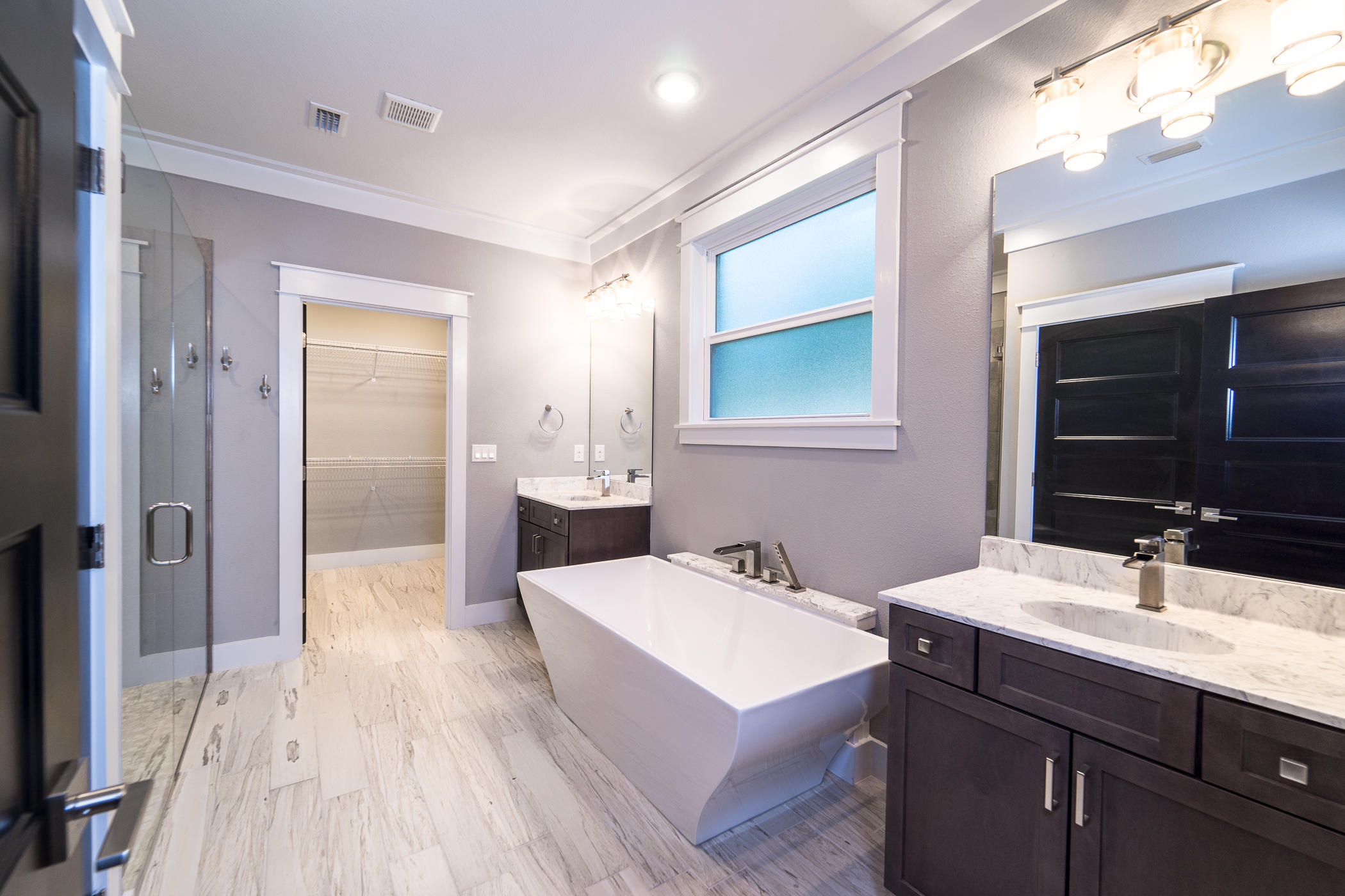 ELLIOTTS POINT - Residential