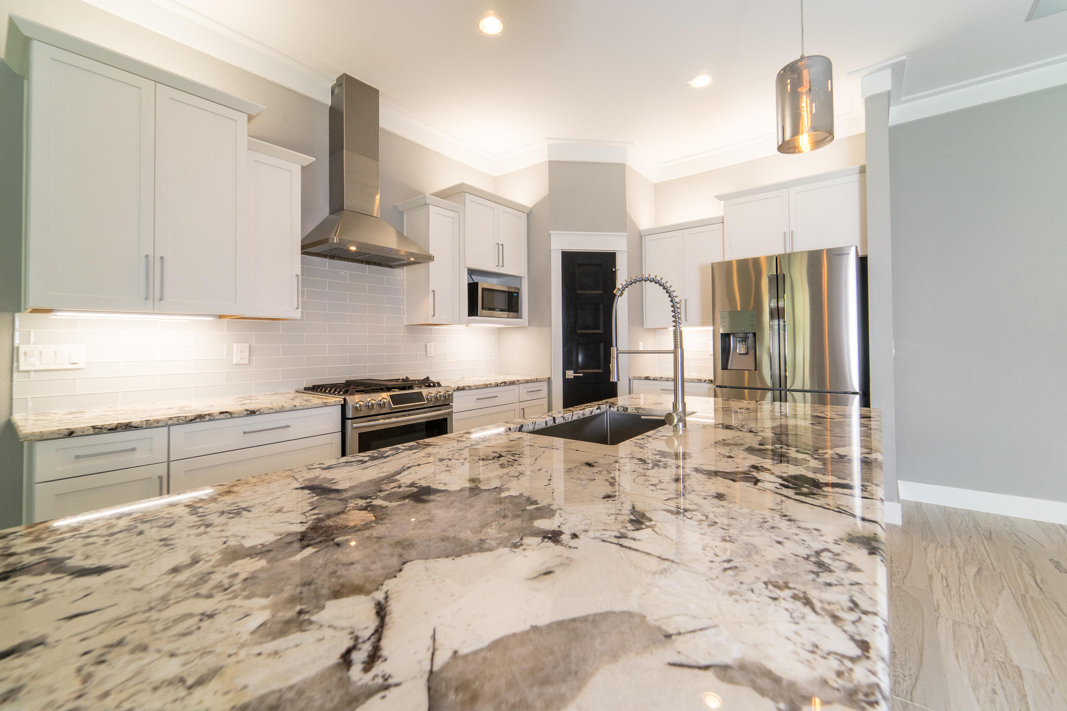 ELLIOTTS POINT - Residential