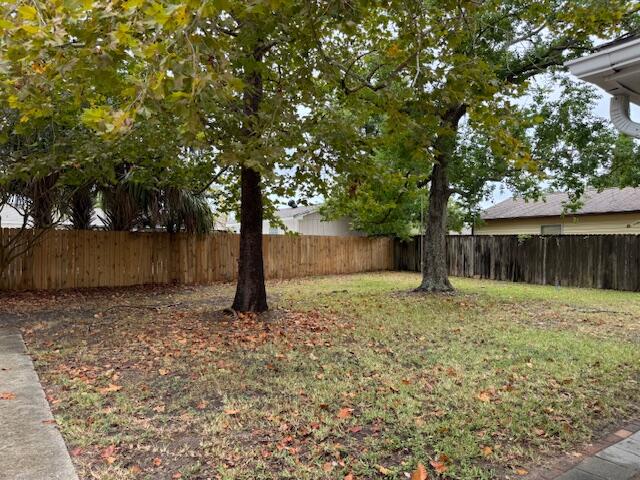 SPRING LAKE 2ND ADD LOT 7 BLK J - Residential Lease